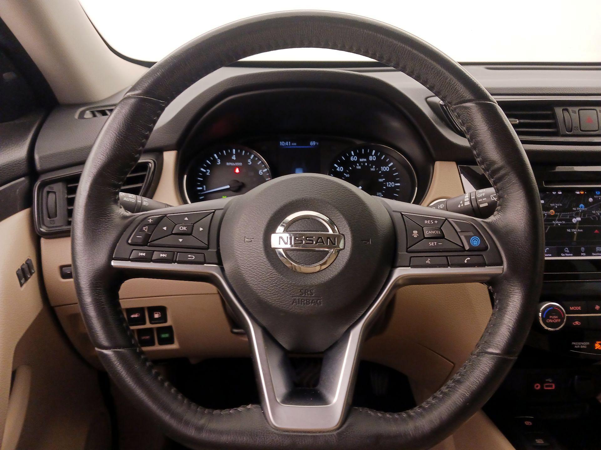 Thumbnail: 2019 Nissan Rogue - 10