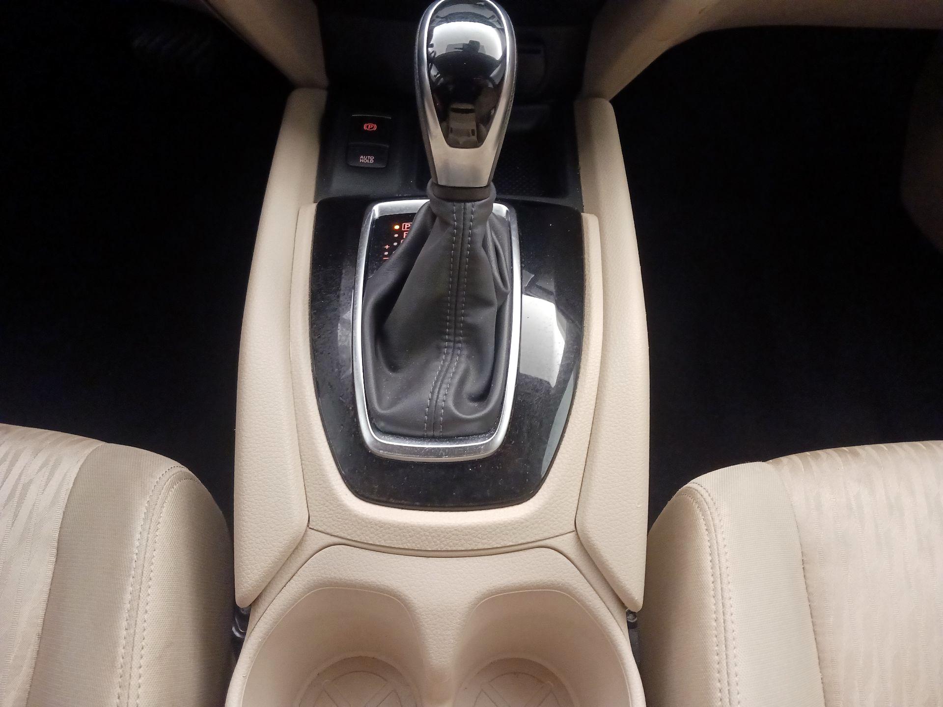 Thumbnail: 2019 Nissan Rogue - 18