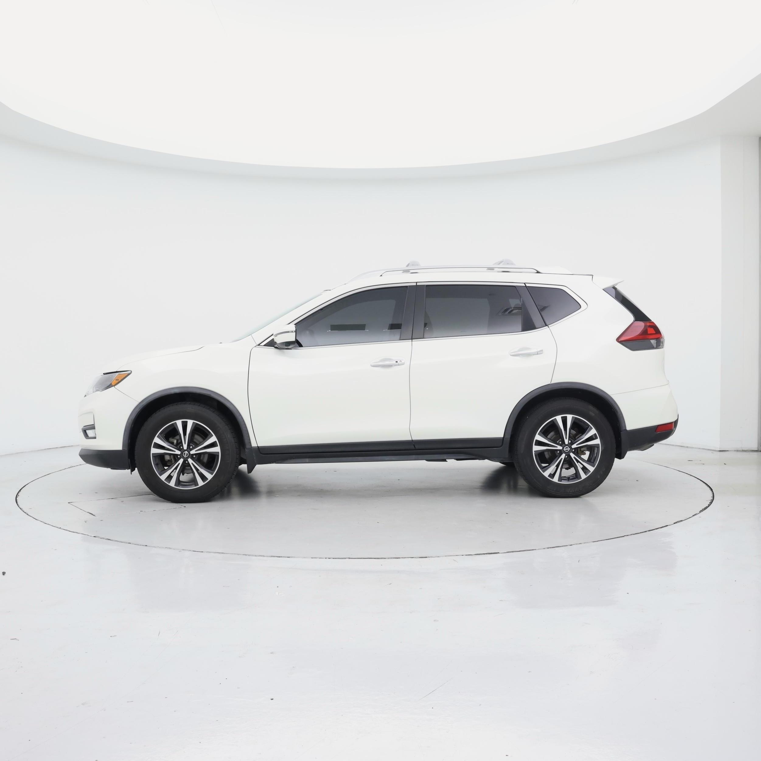 Thumbnail: 2019 Nissan Rogue - 3