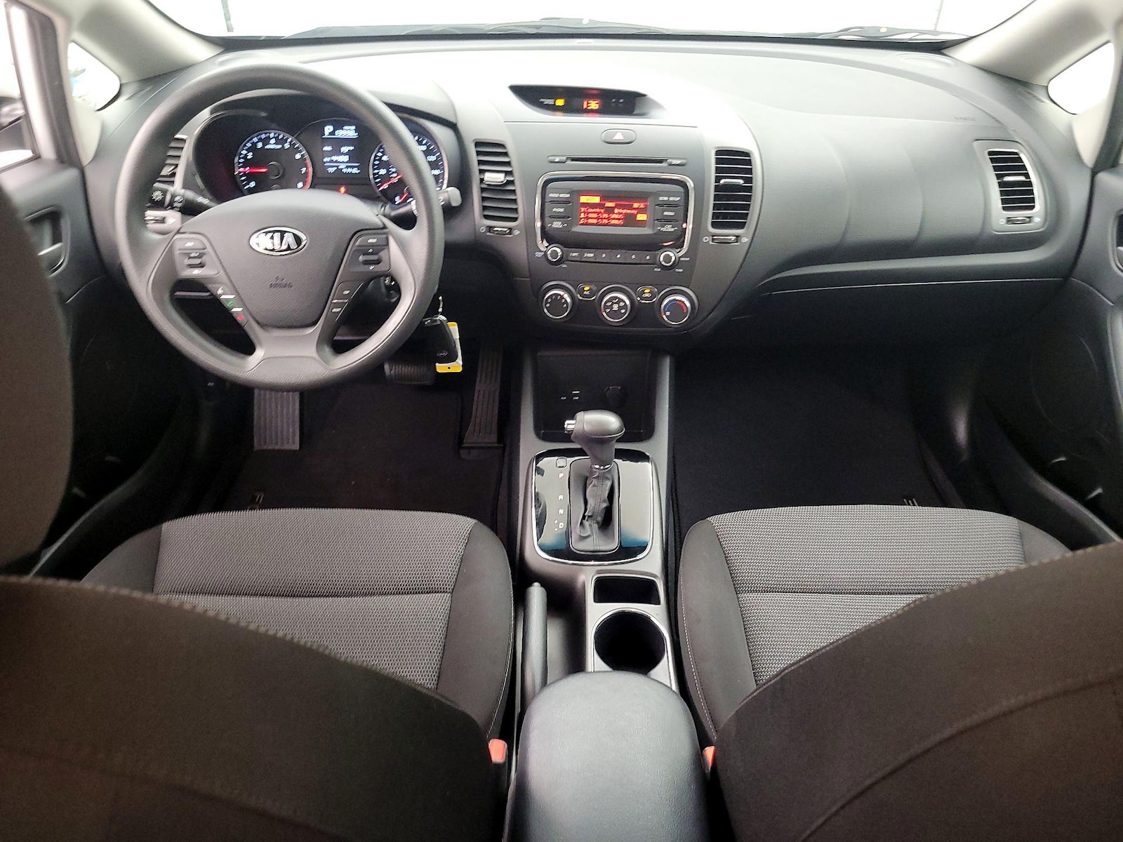 2017 Kia Forte LX - Photo 10