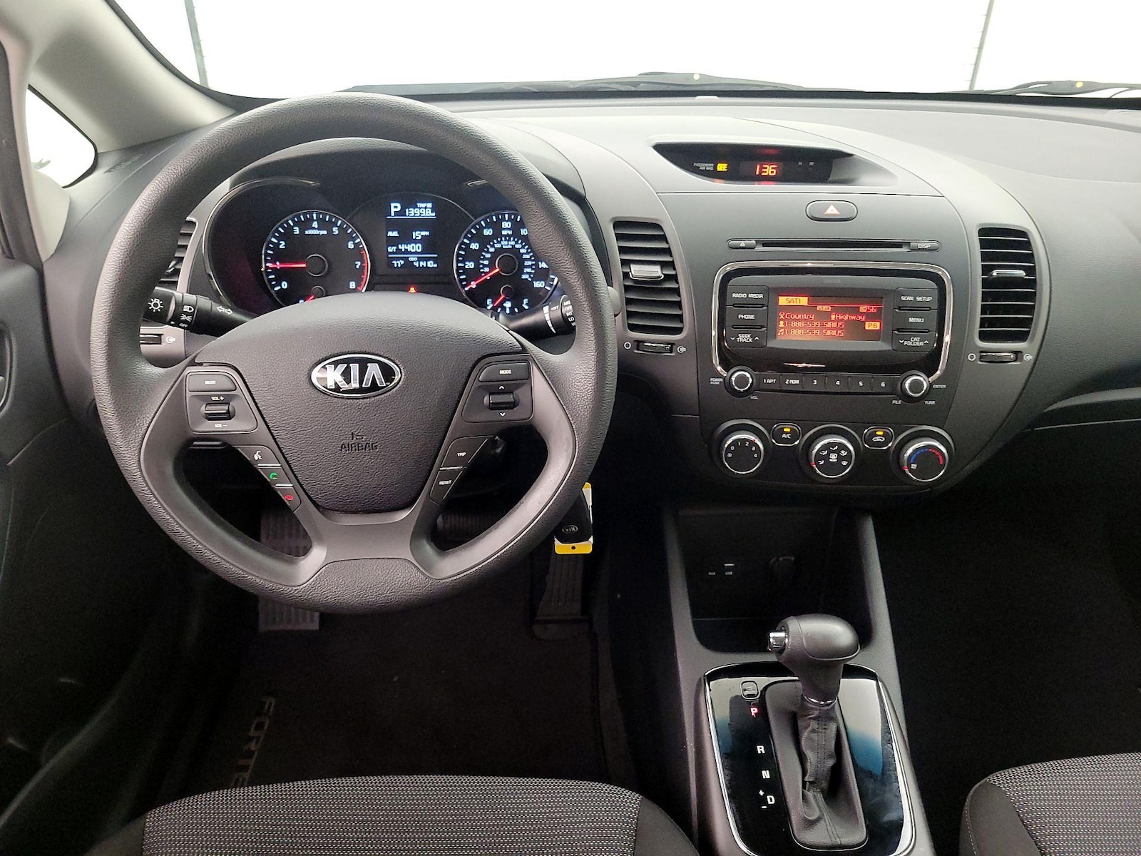 2017 Kia Forte LX - Photo 11
