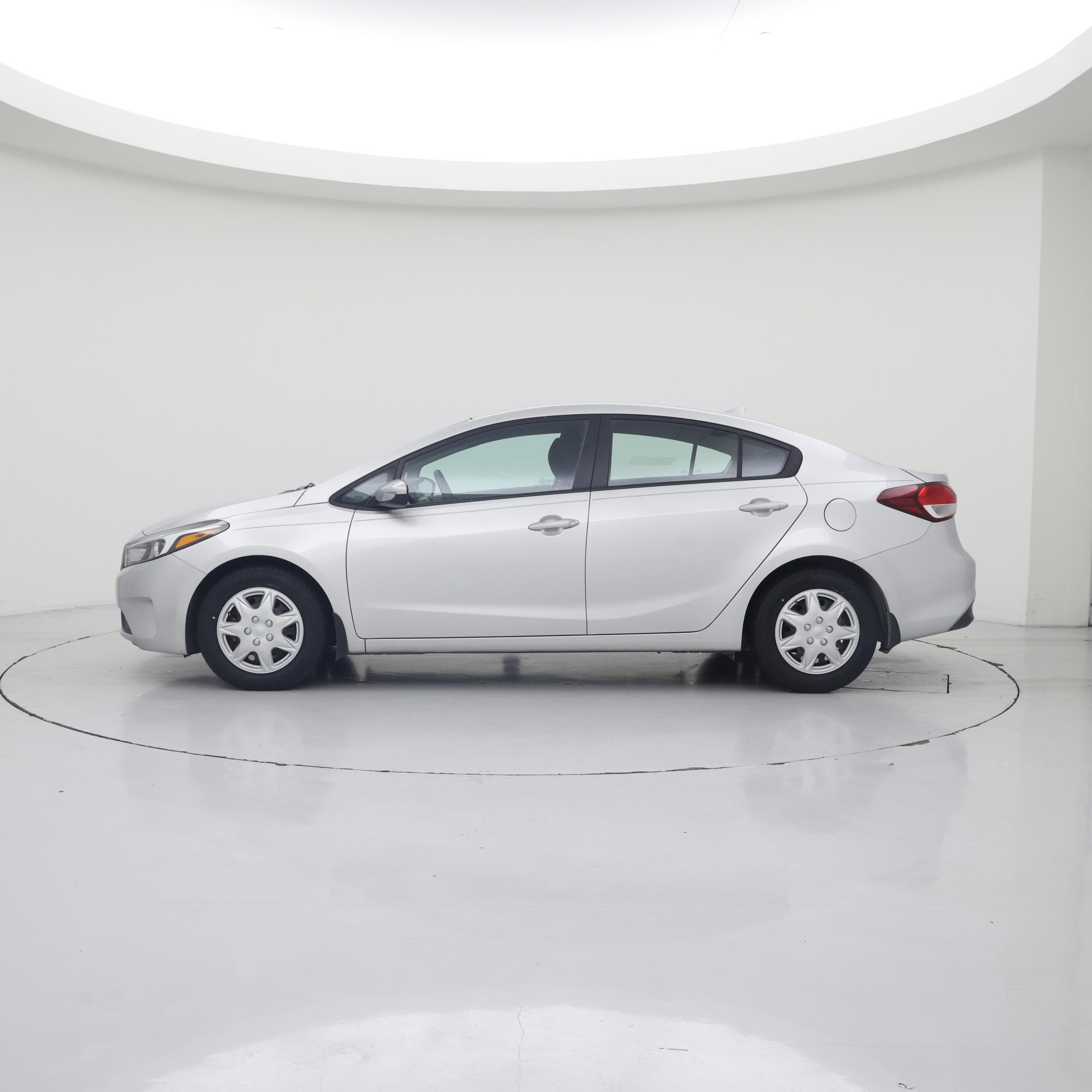 Thumbnail: 2017 Kia Forte - 3