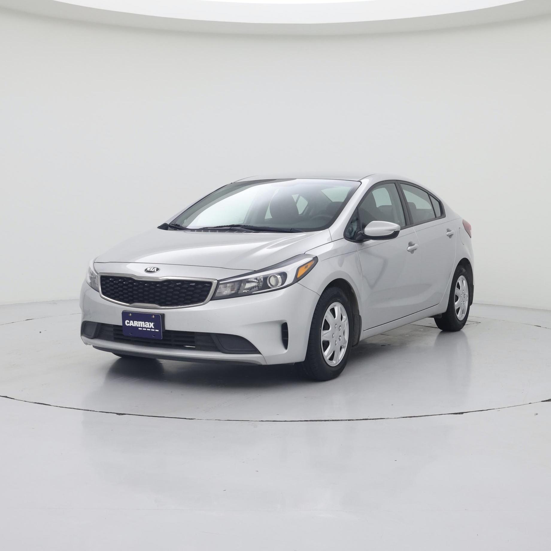 Thumbnail: 2017 Kia Forte - 4