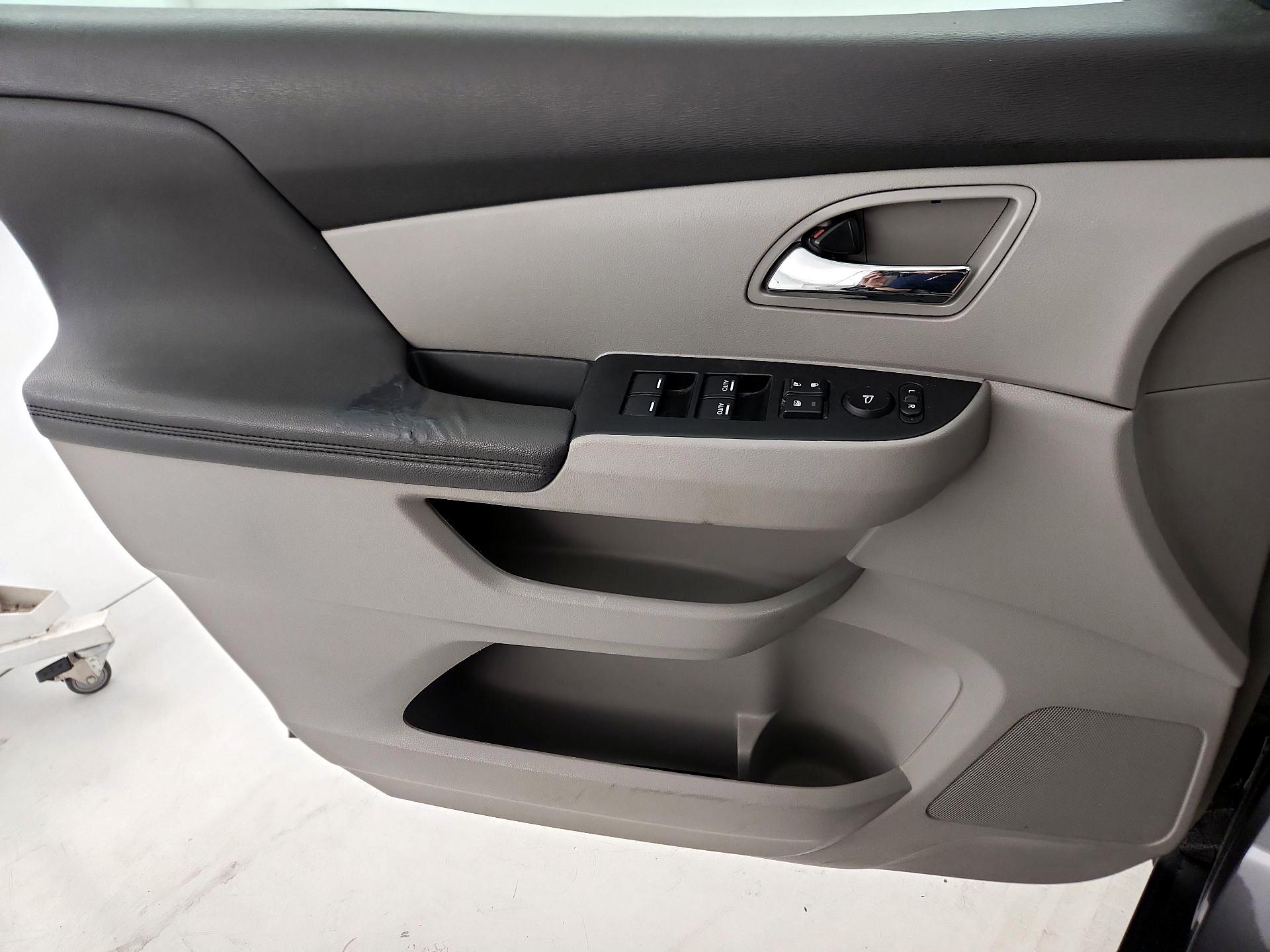 Thumbnail: 2015 Honda Odyssey - 12