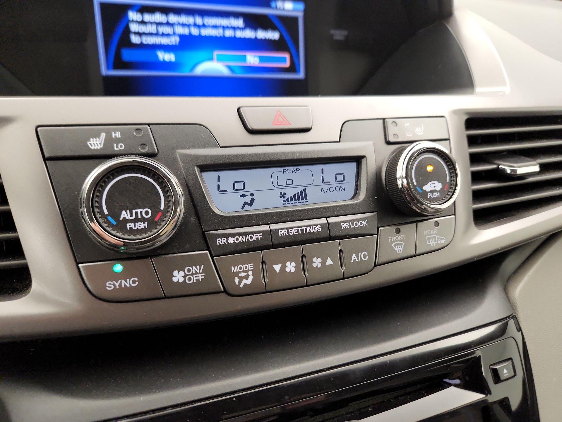 Thumbnail: 2015 Honda Odyssey - 17