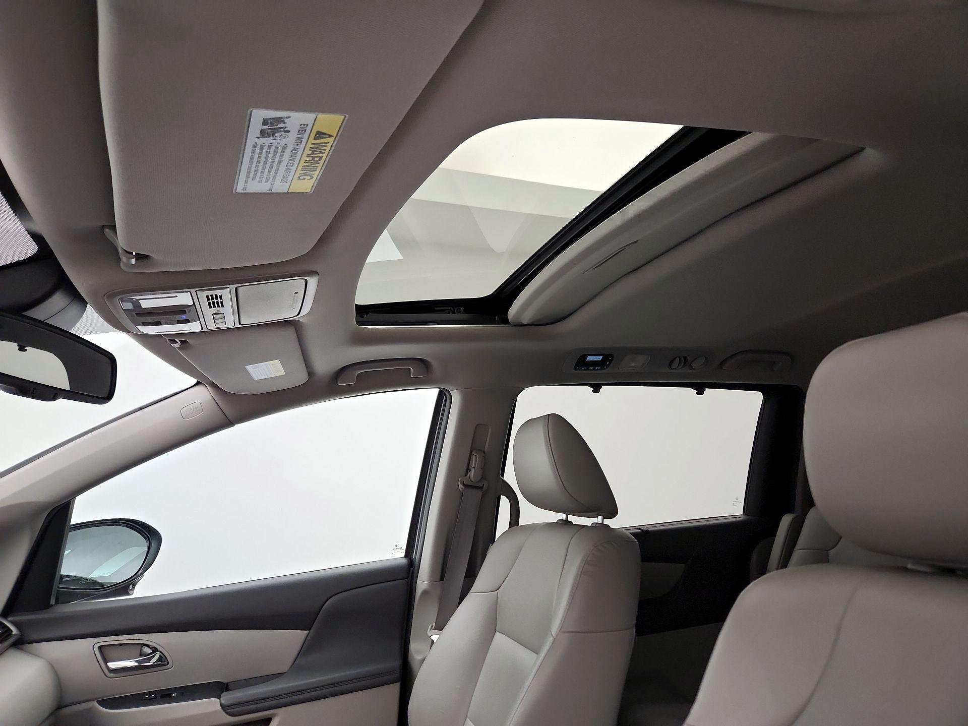 Thumbnail: 2015 Honda Odyssey - 20