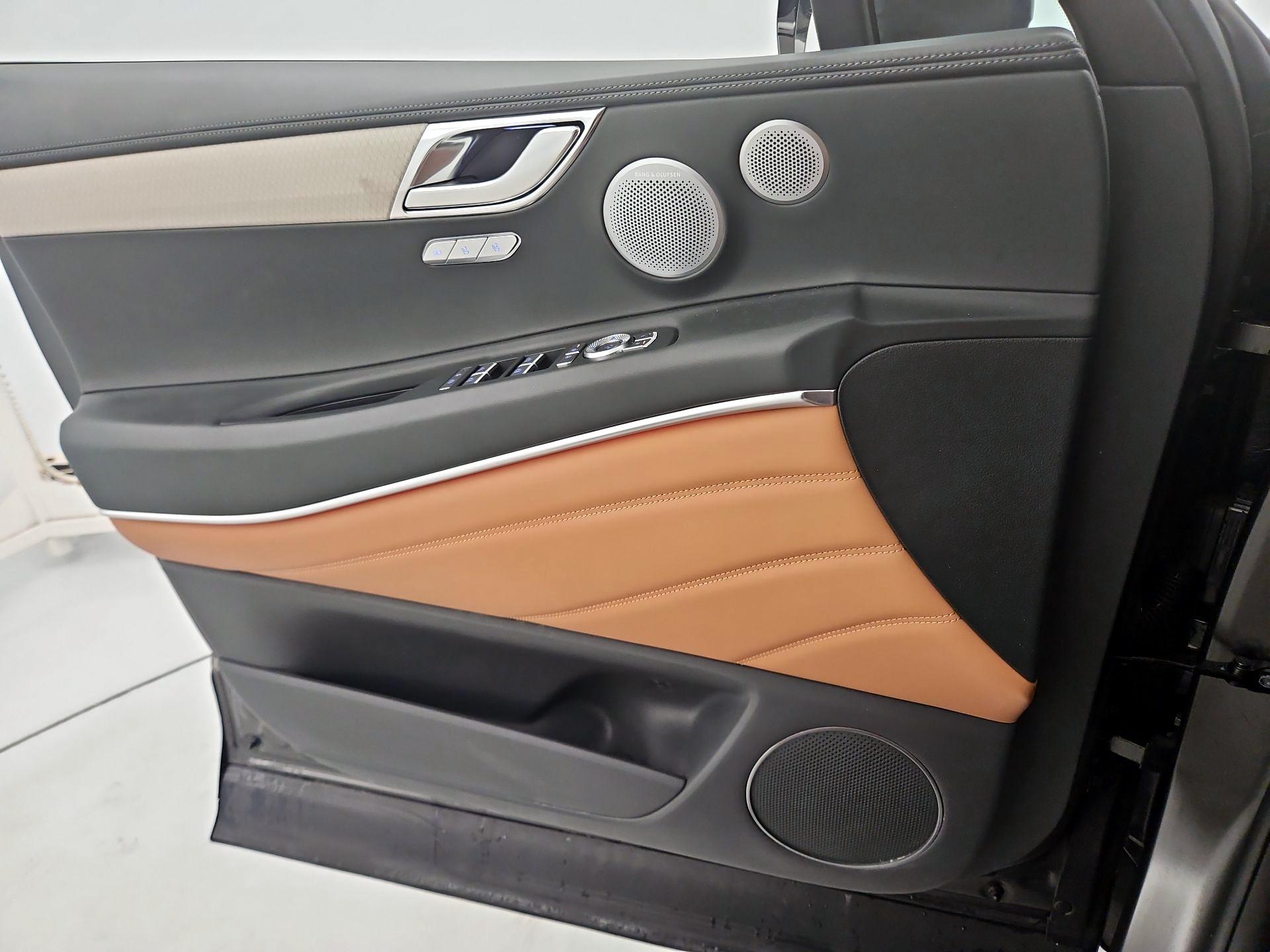 Thumbnail: 2025 Genesis GV80 - 12