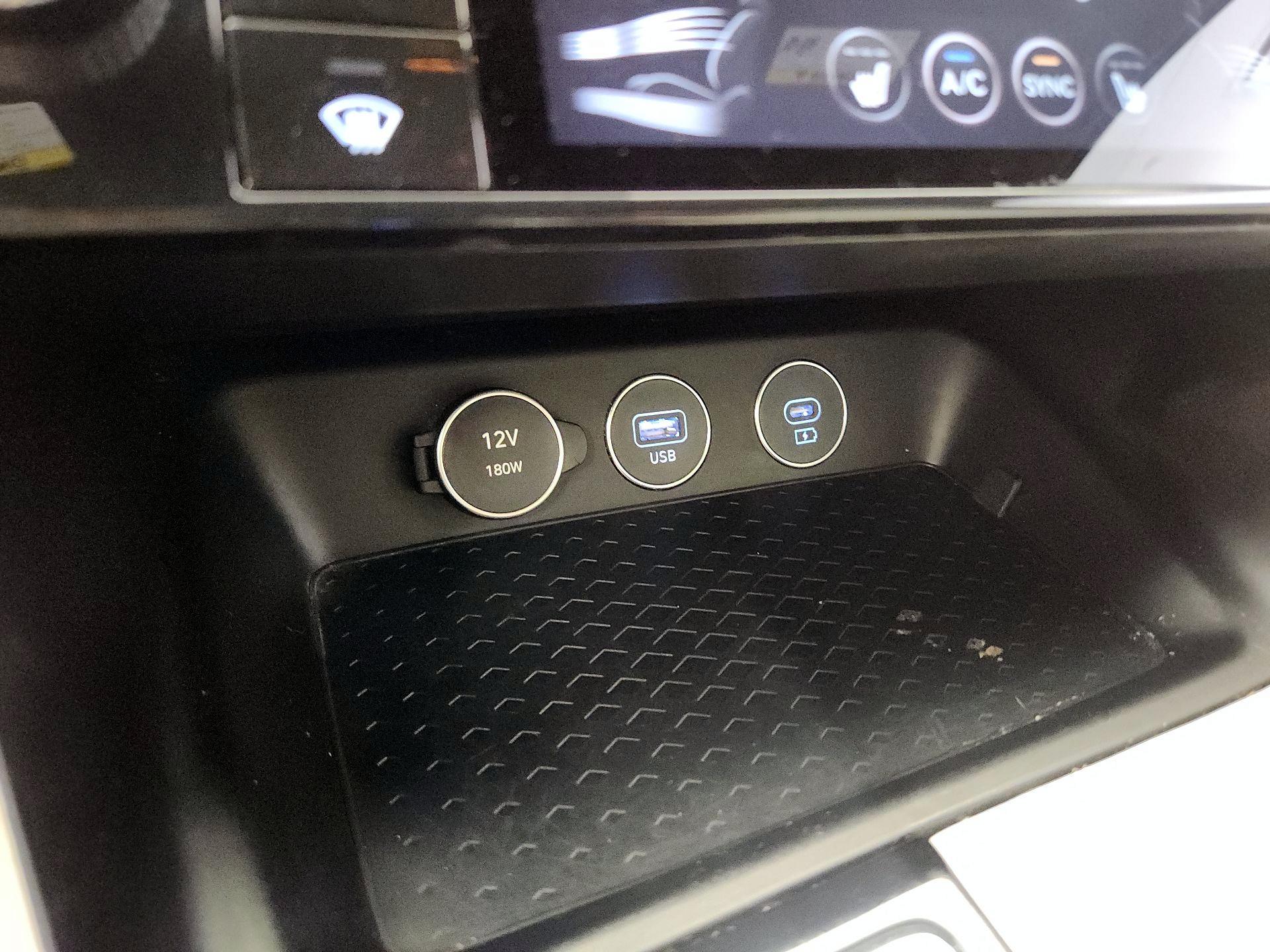 Thumbnail: 2024 Genesis G70 - 19