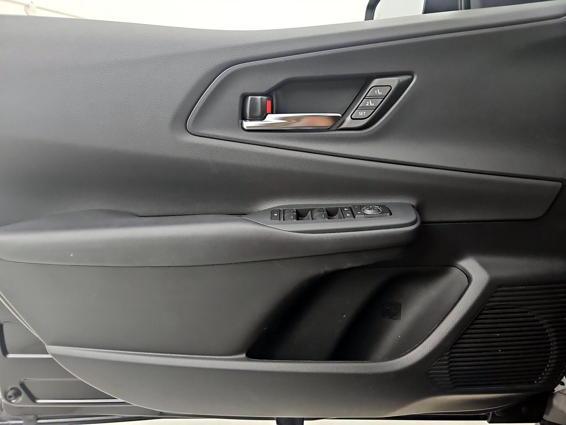 Thumbnail: 2025 Toyota Prius - 10
