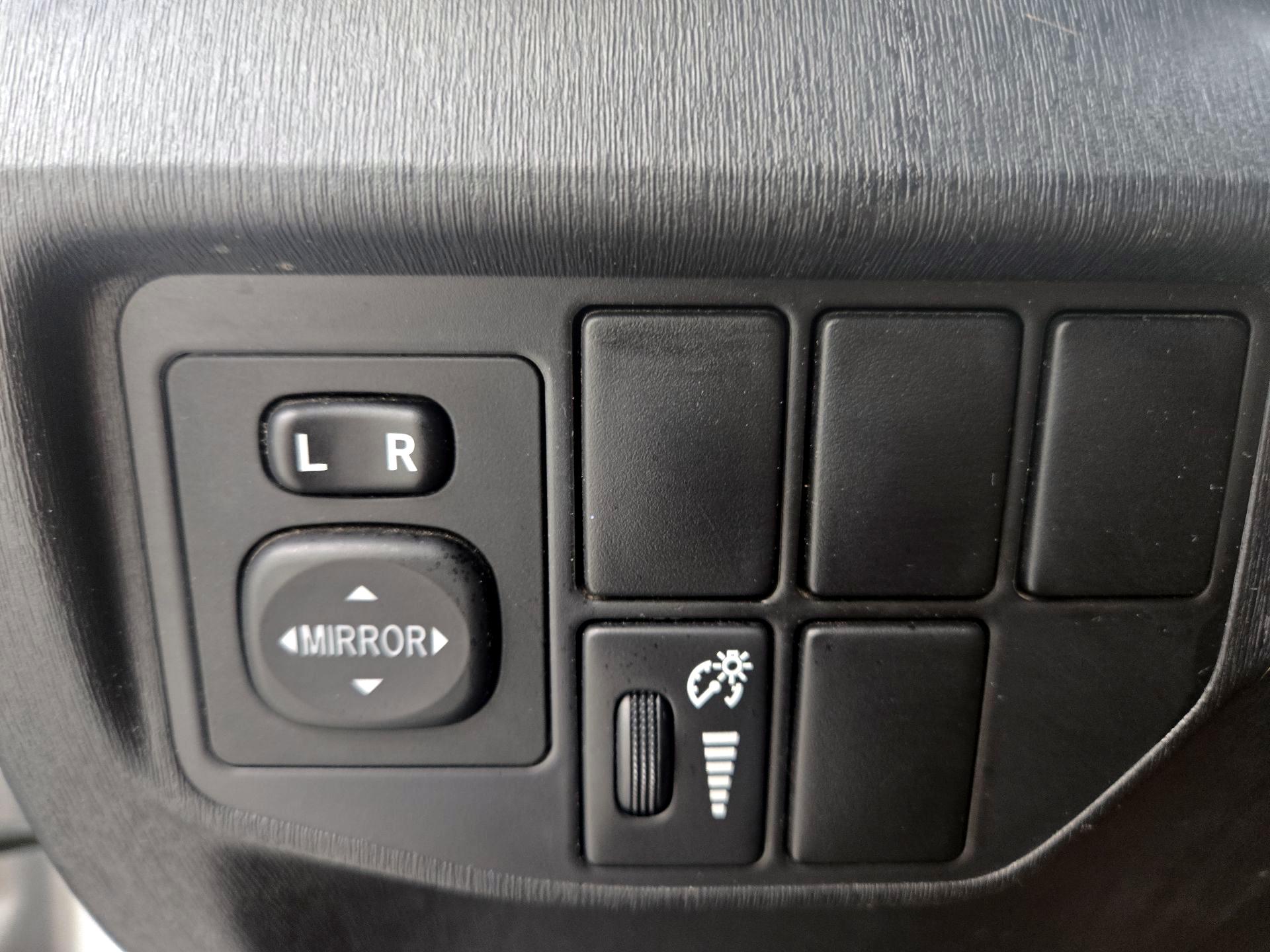 Thumbnail: 2015 Toyota Prius - 13