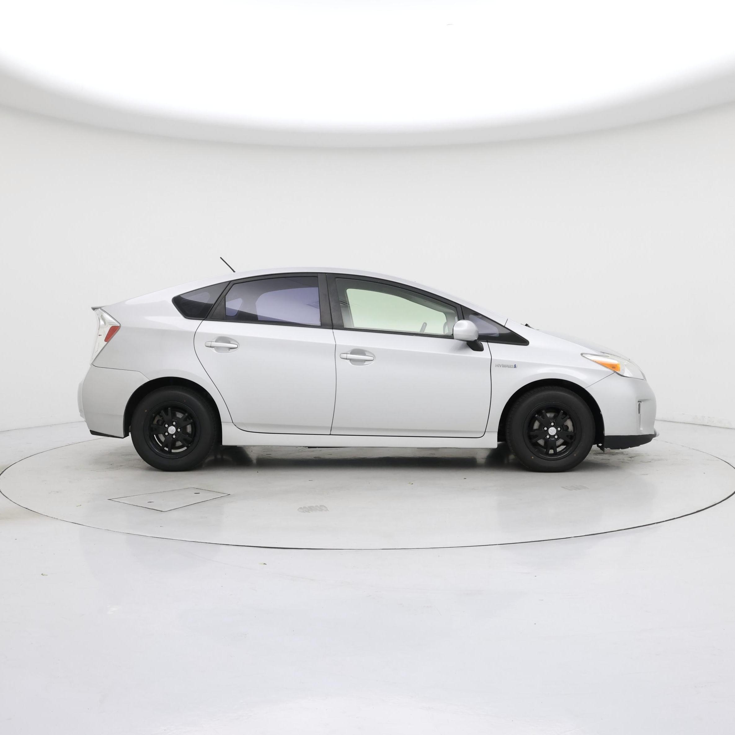 Thumbnail: 2015 Toyota Prius - 7