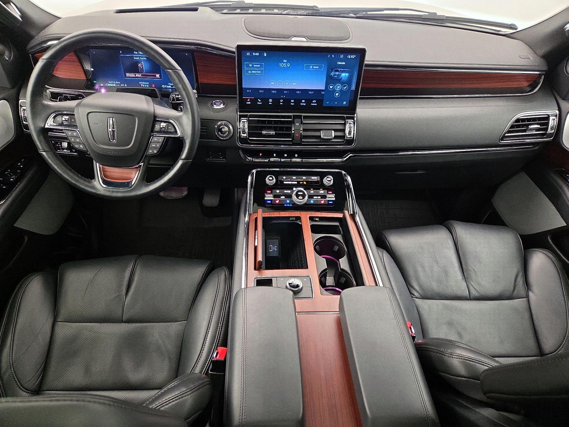 Thumbnail: 2024 Lincoln Navigator - 9