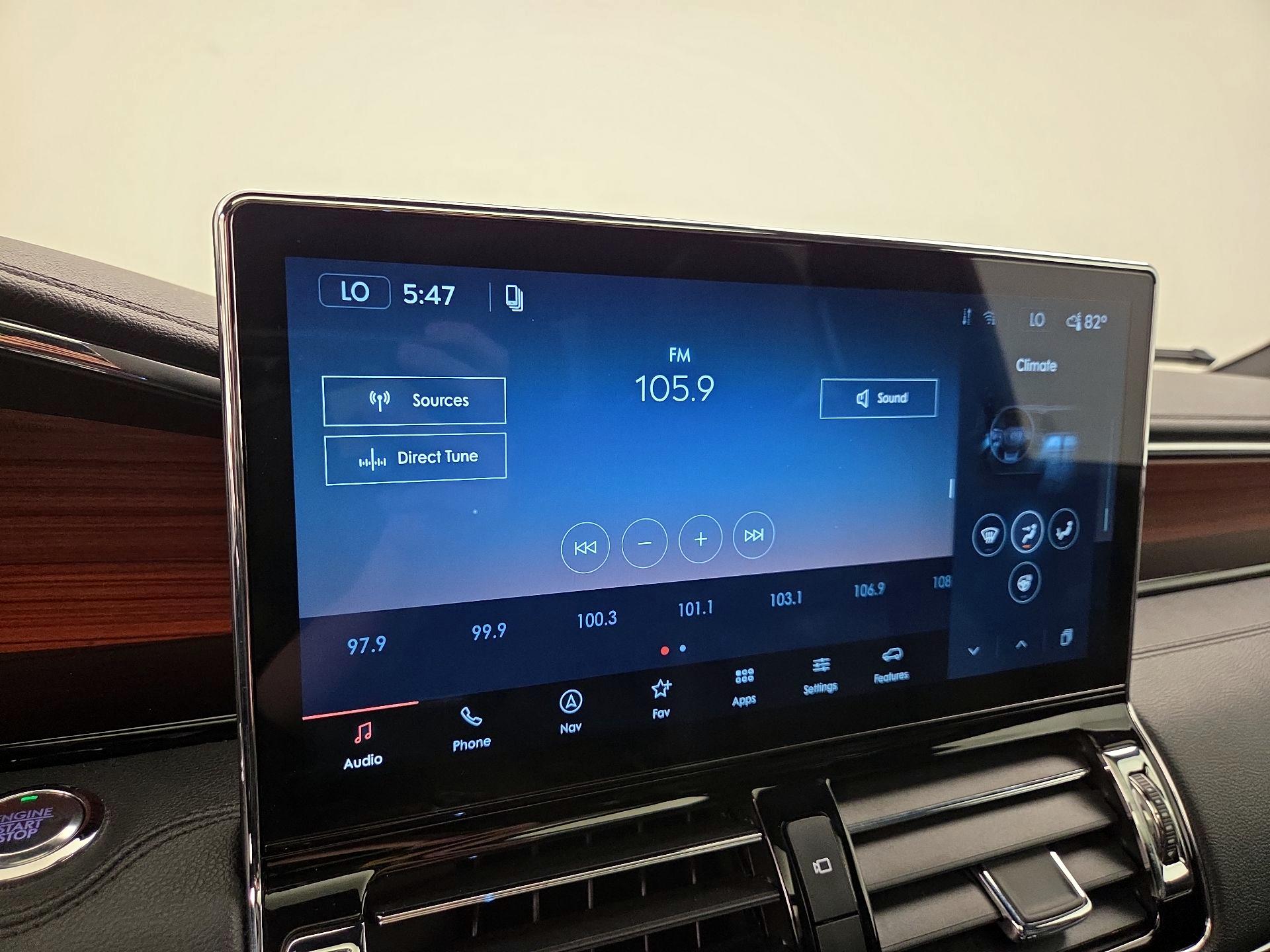 Thumbnail: 2024 Lincoln Navigator - 15