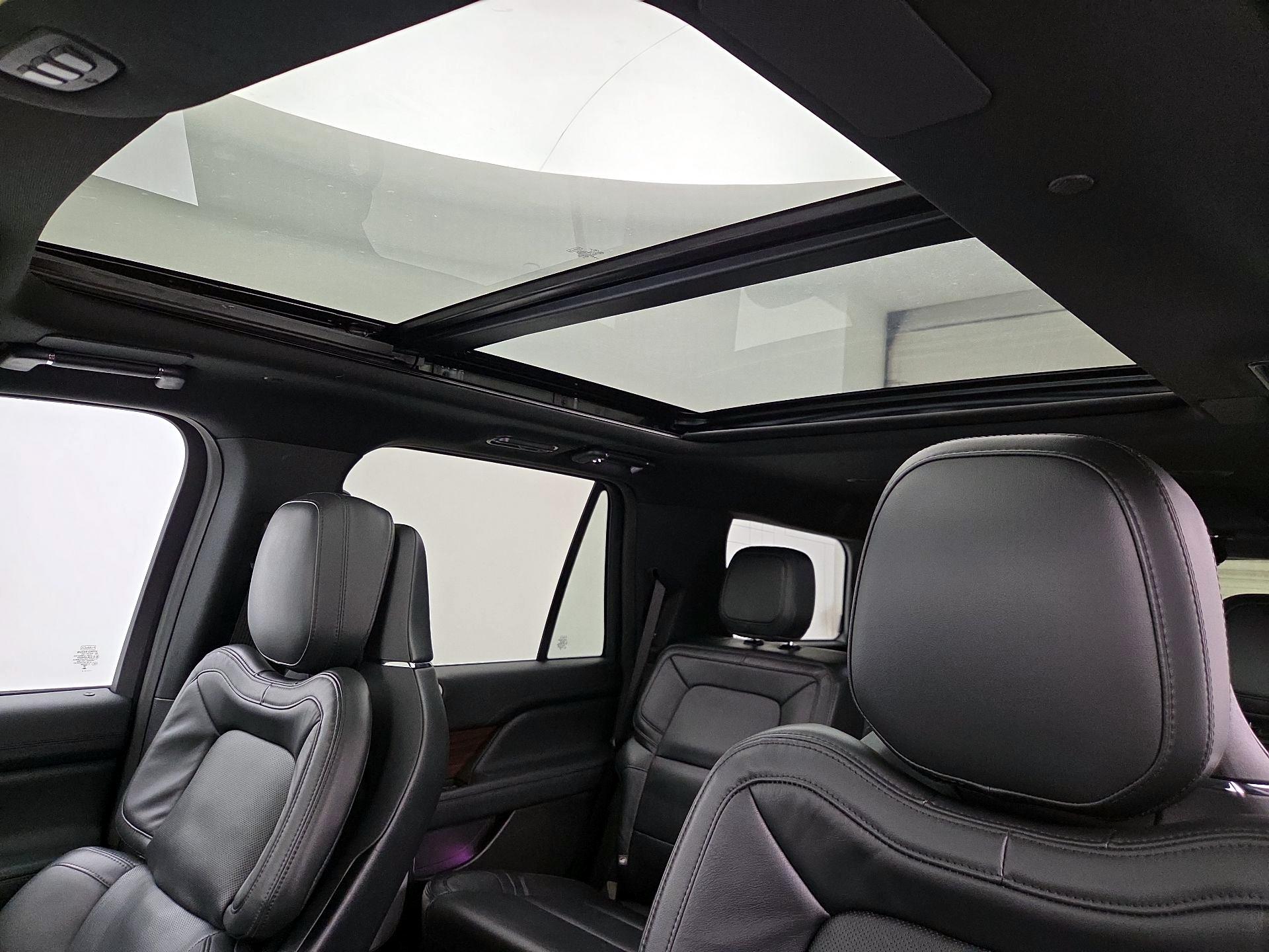 Thumbnail: 2024 Lincoln Navigator - 19