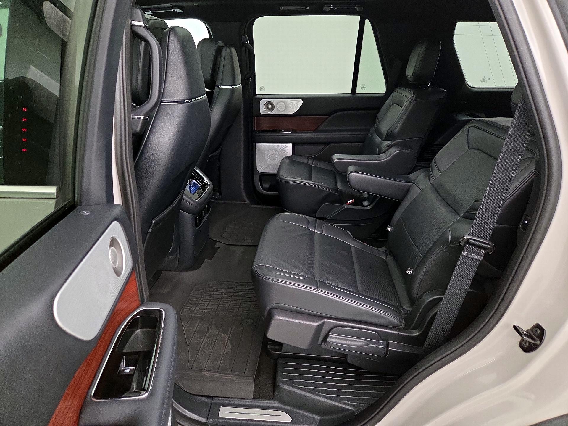 Thumbnail: 2024 Lincoln Navigator - 20