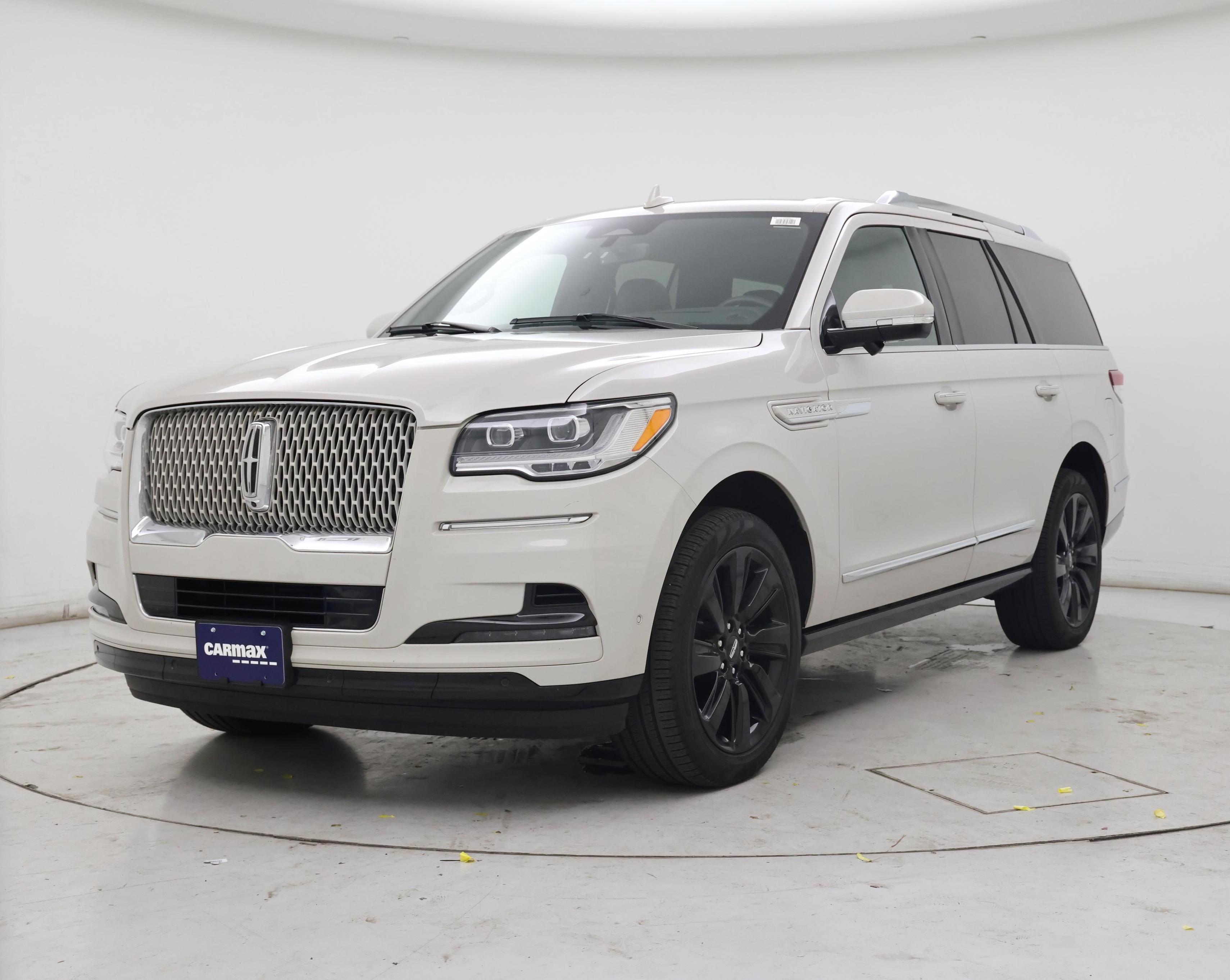 Thumbnail: 2024 Lincoln Navigator - 4