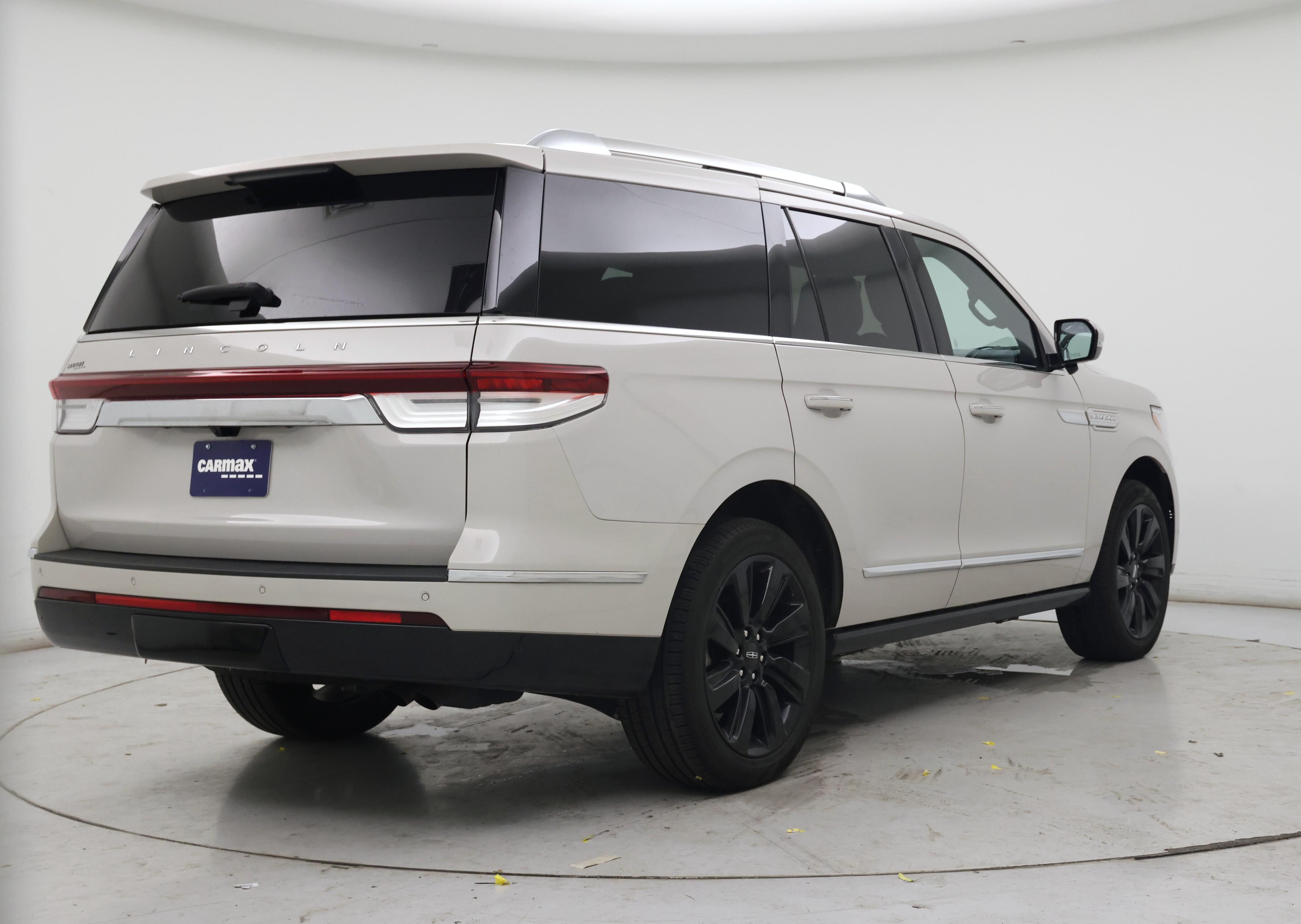Thumbnail: 2024 Lincoln Navigator - 8