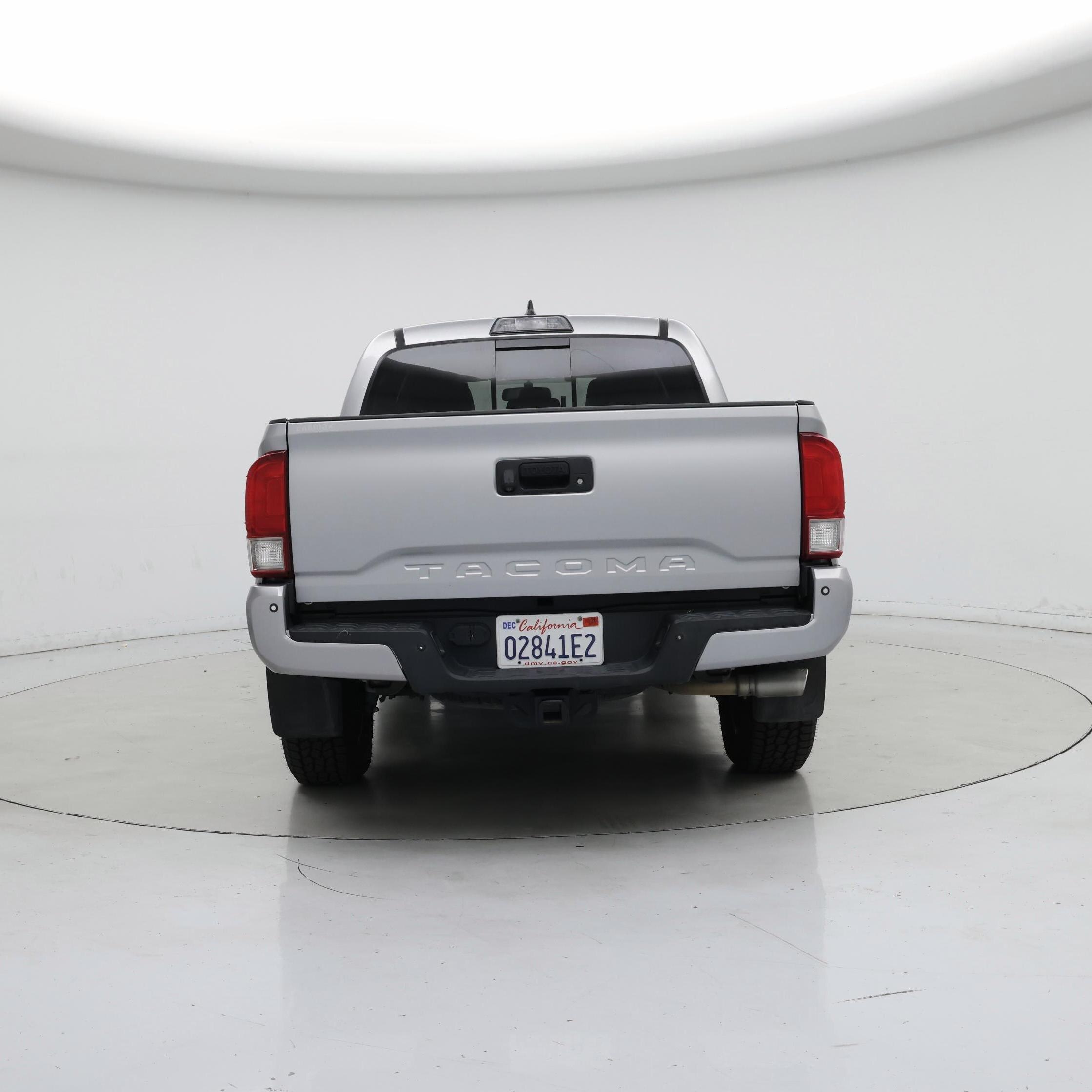 Thumbnail: 2017 Toyota Tacoma - 6