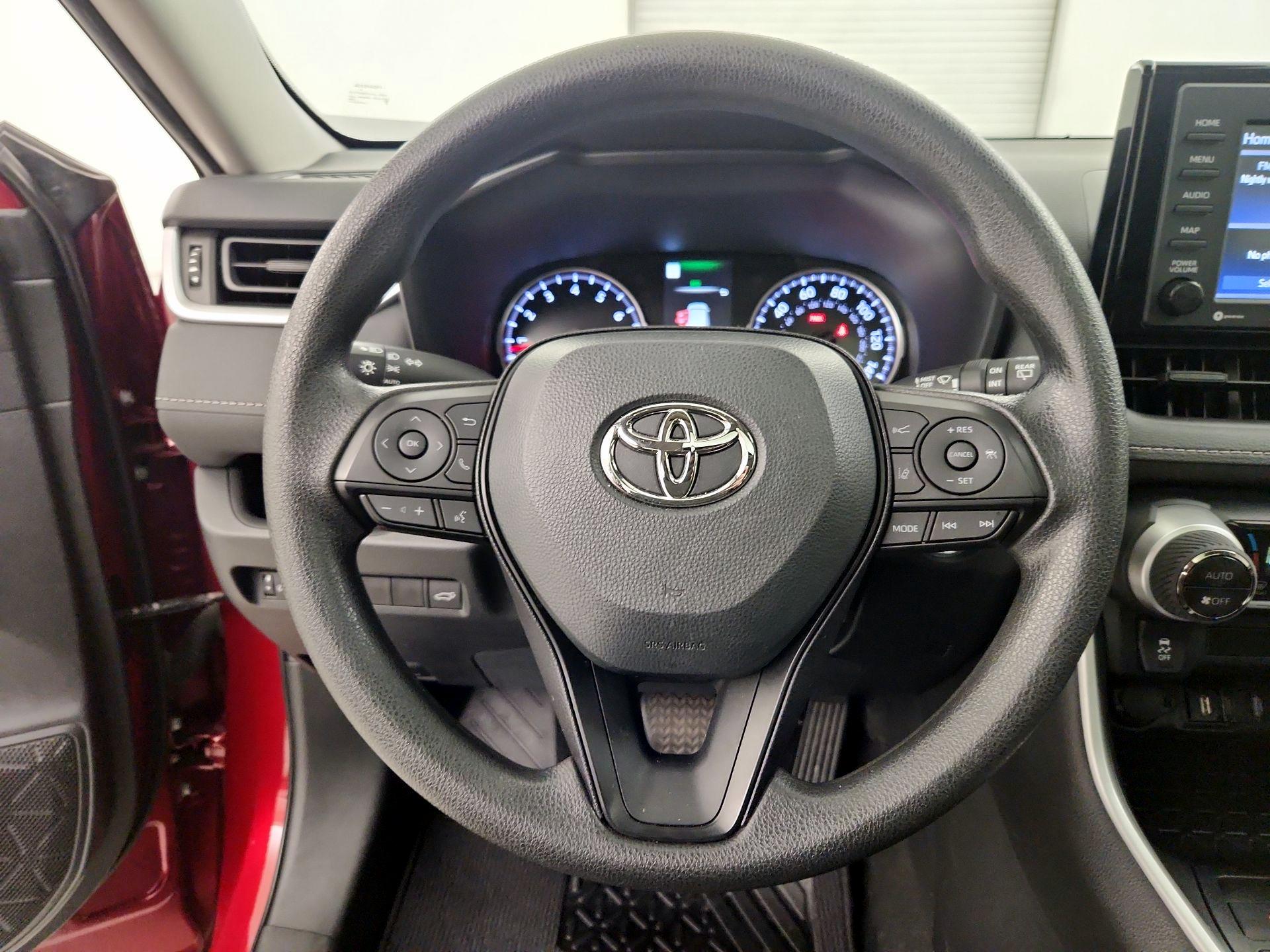 Thumbnail: 2022 Toyota RAV4 - 10