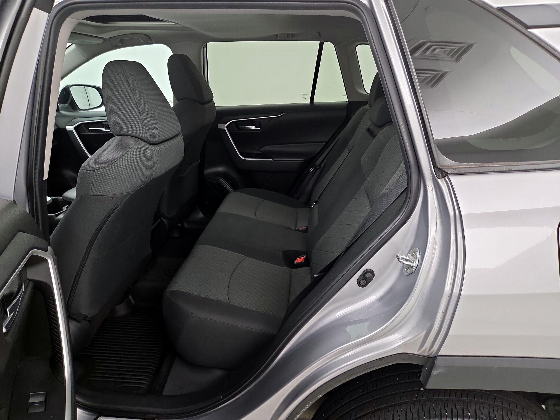 Thumbnail: 2022 Toyota RAV4 - 20