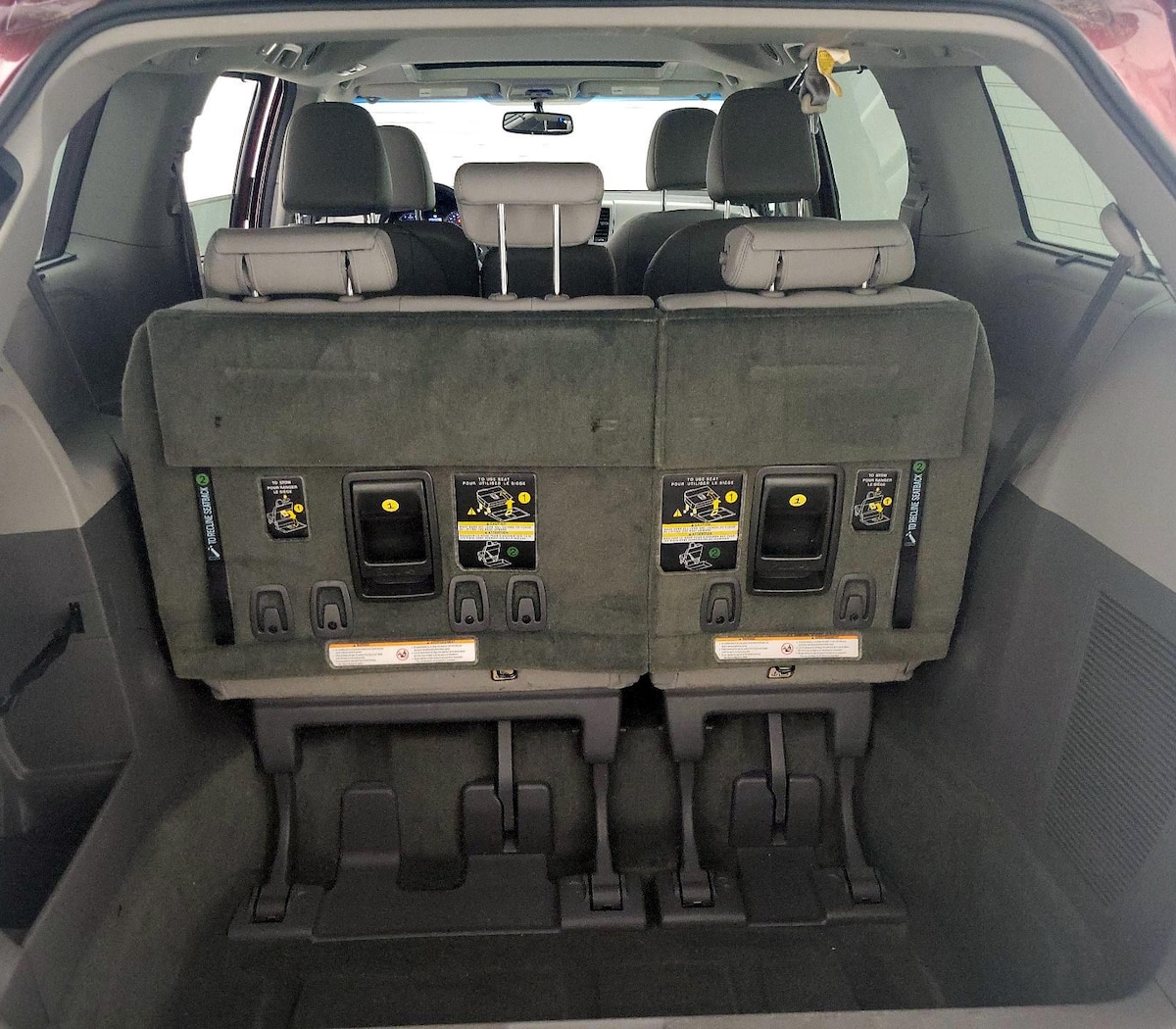 Trunk/Cargo (Seats Up)