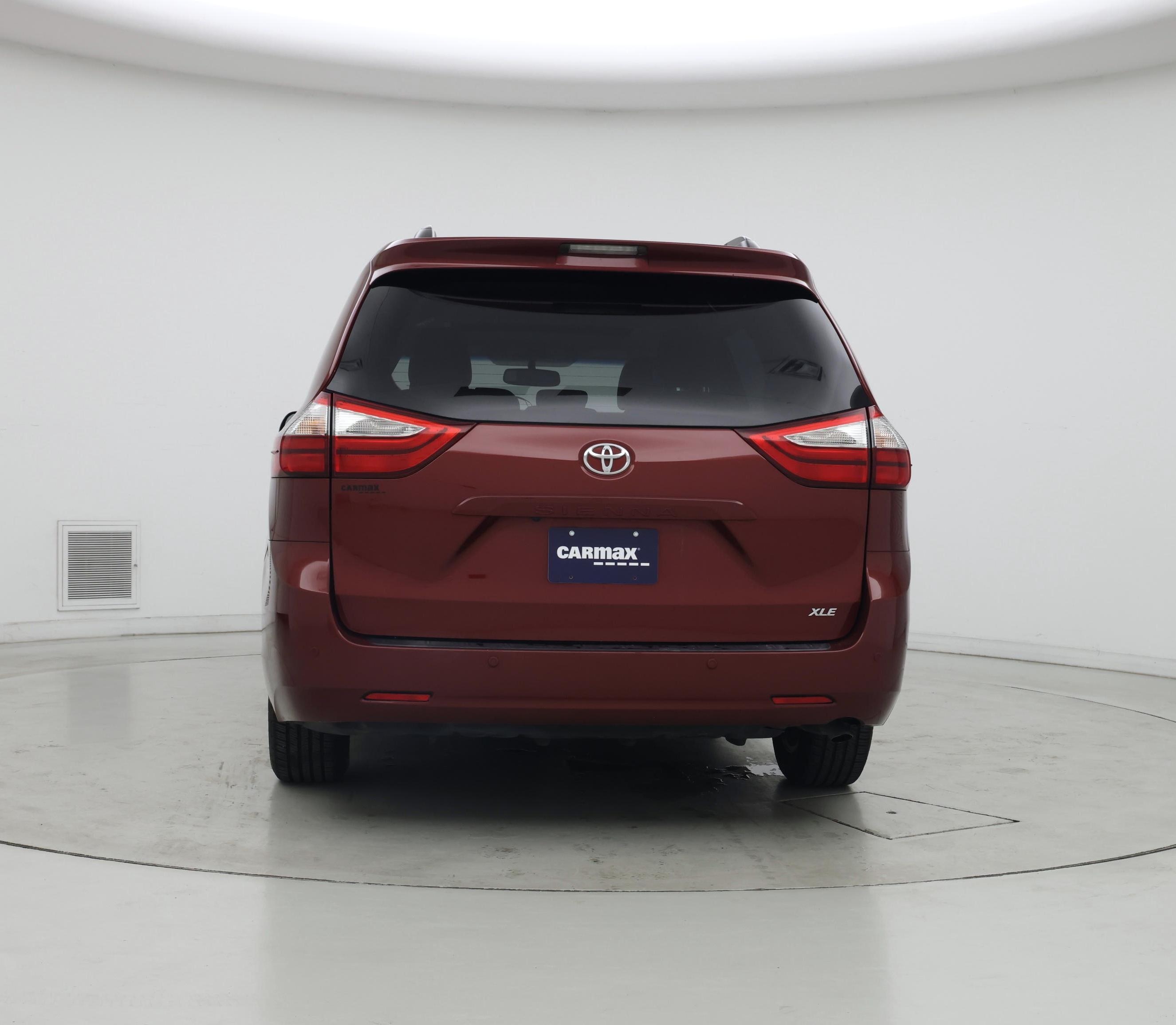 Thumbnail: 2017 Toyota Sienna - 6