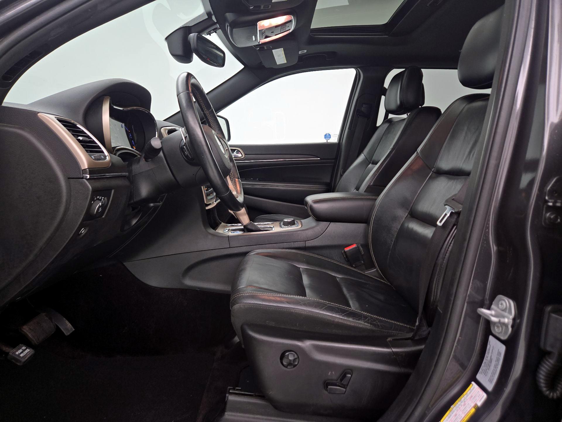 Thumbnail: 2017 Jeep Grand Cherokee - 11