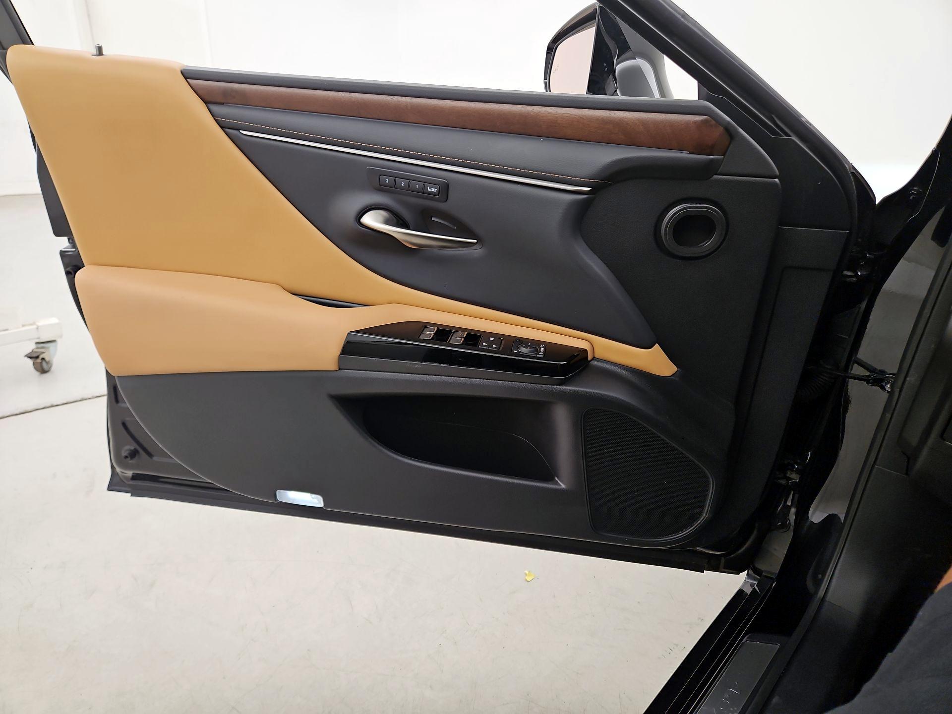 Thumbnail: 2023 Lexus ES - 12