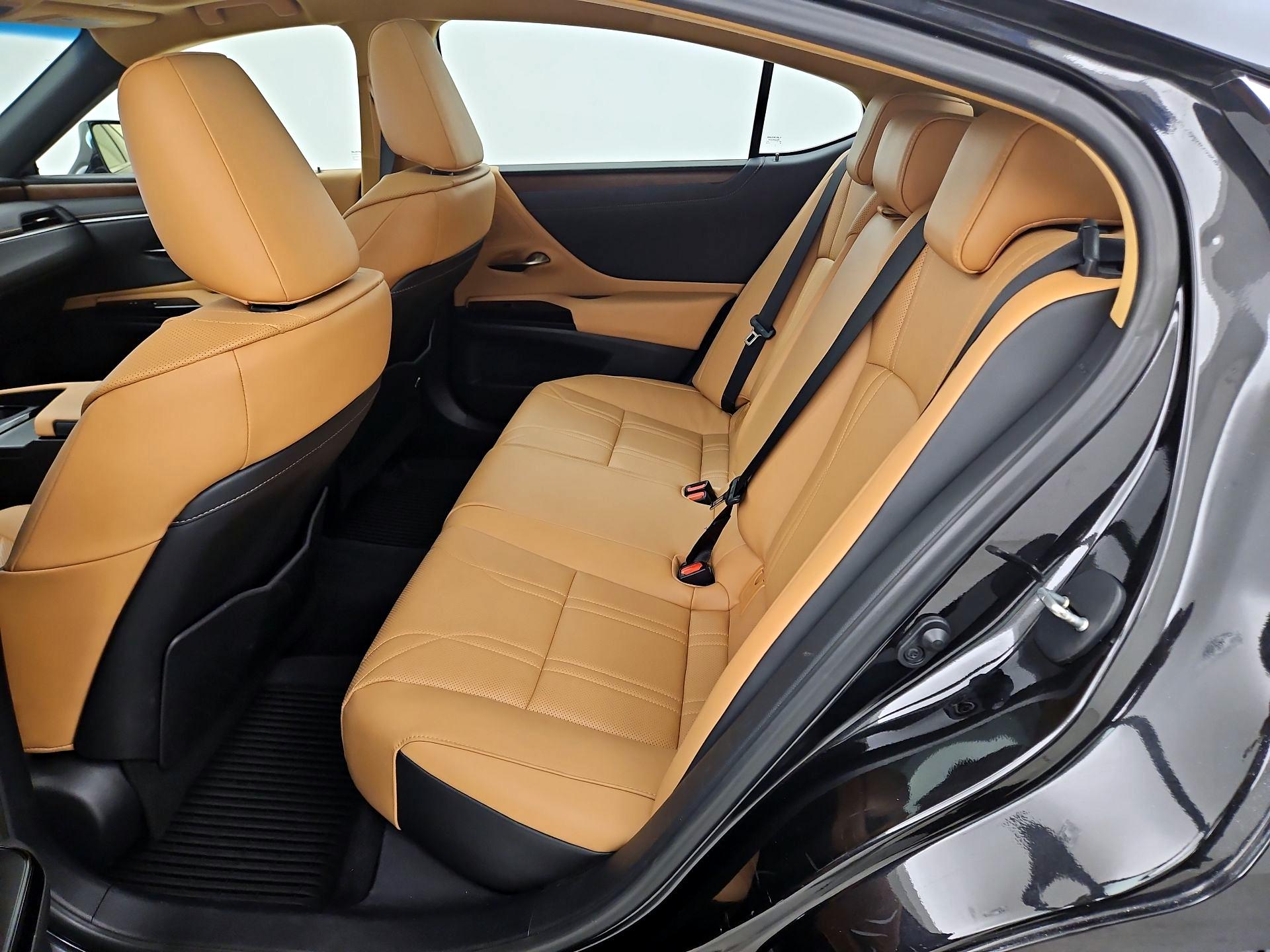 Thumbnail: 2023 Lexus ES - 20