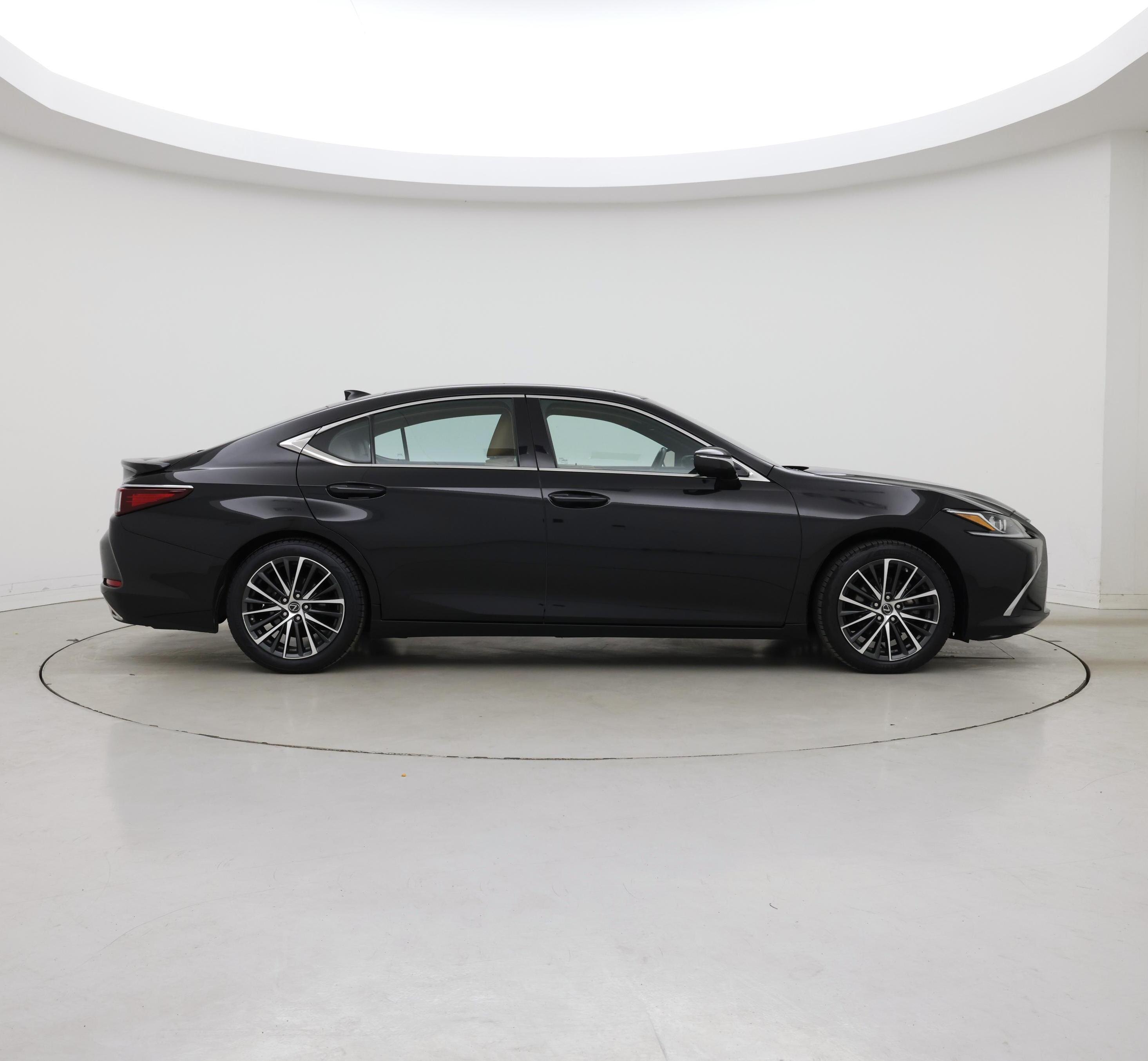 Thumbnail: 2023 Lexus ES - 7
