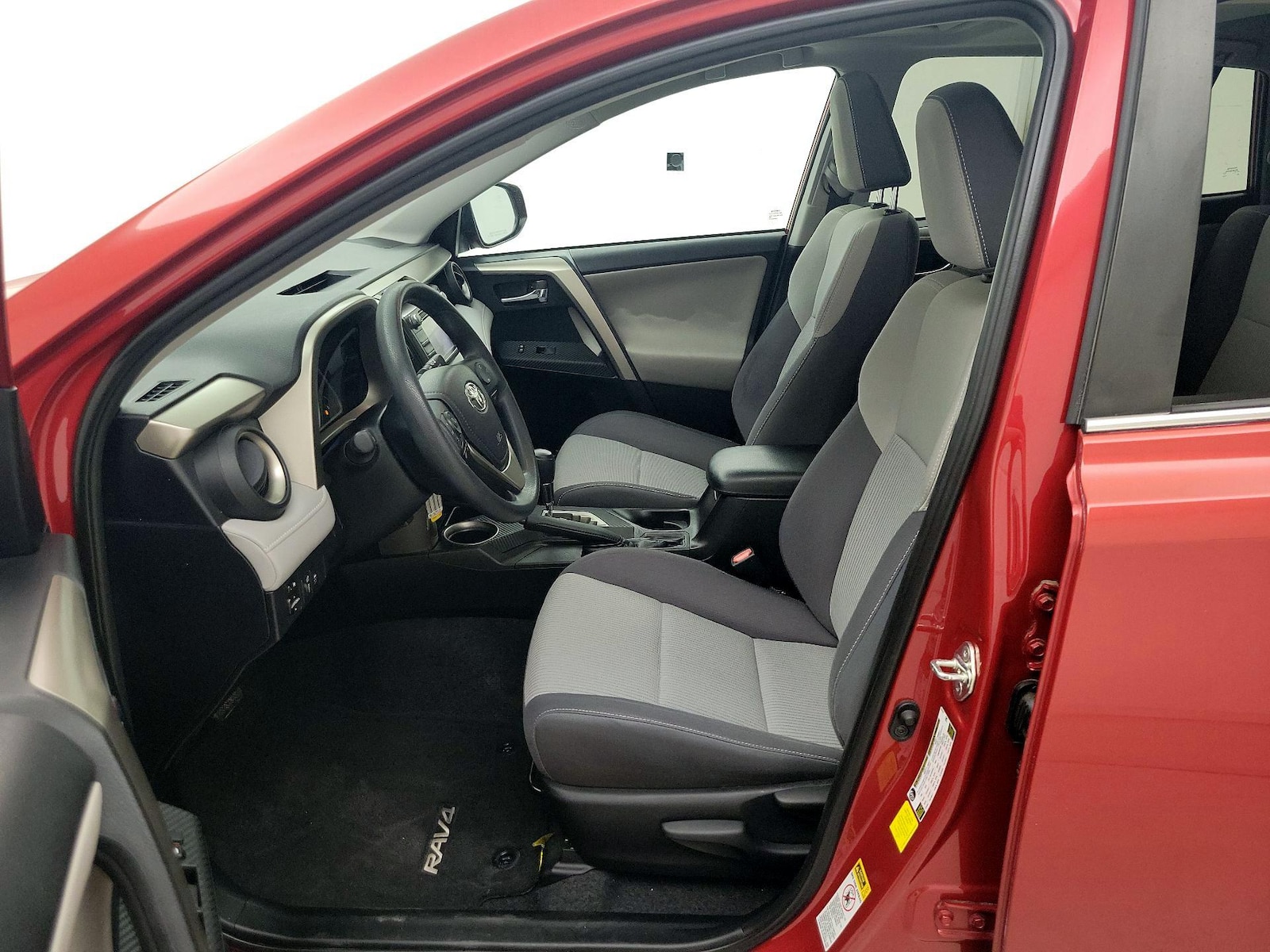 2015 Toyota RAV4 XLE - Photo 12