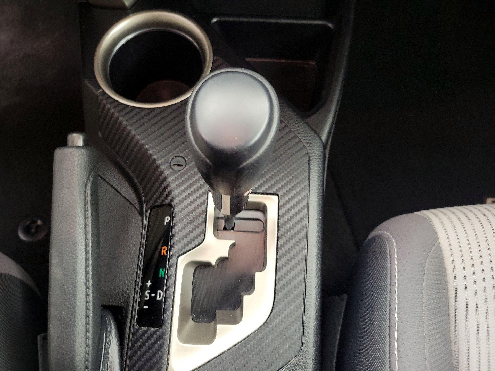 Thumbnail: 2015 Toyota RAV4 - 17