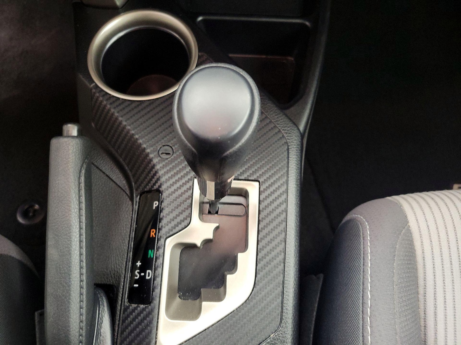 2015 Toyota RAV4 XLE - Photo 18