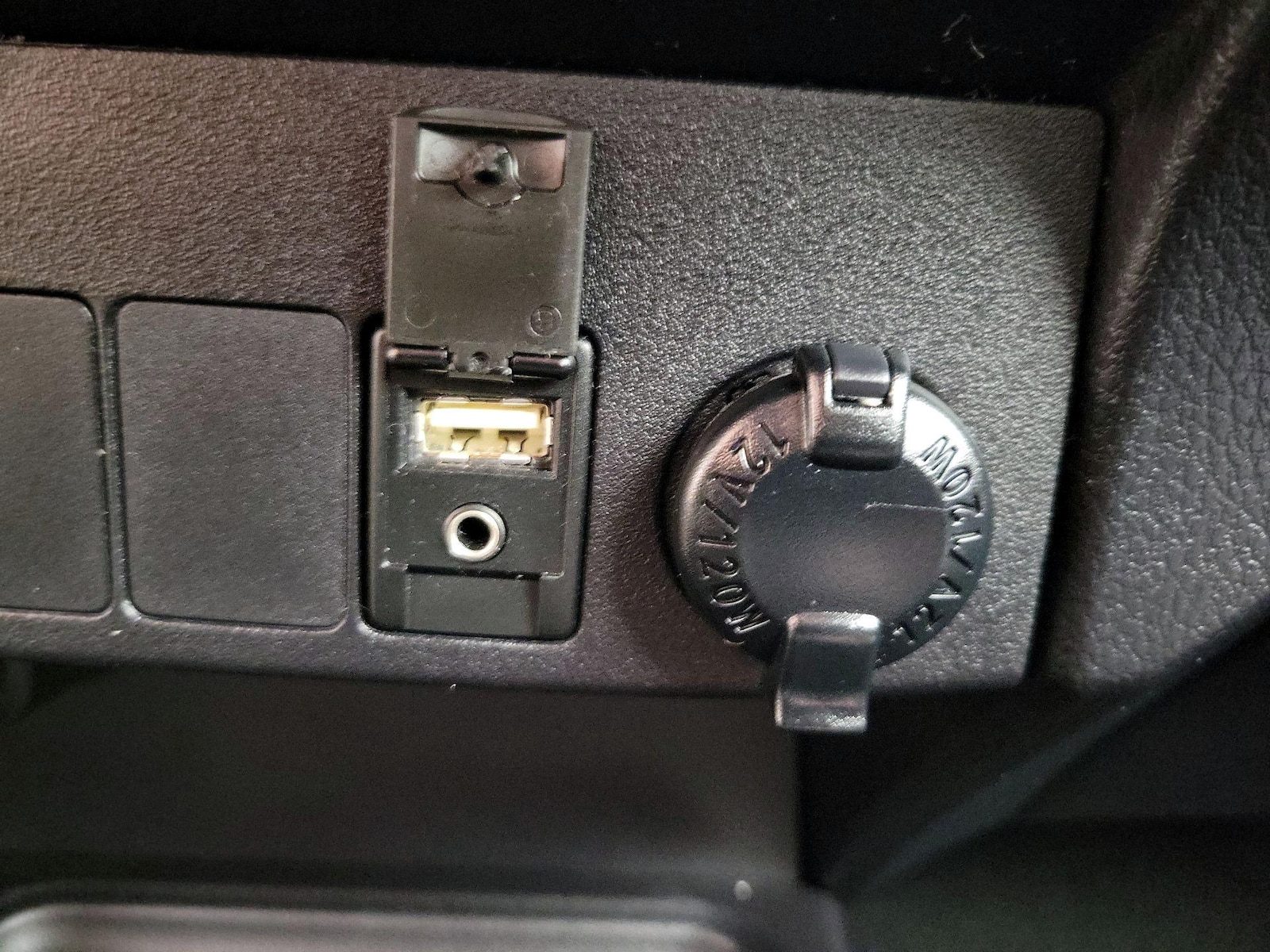 2015 Toyota RAV4 XLE - Photo 19