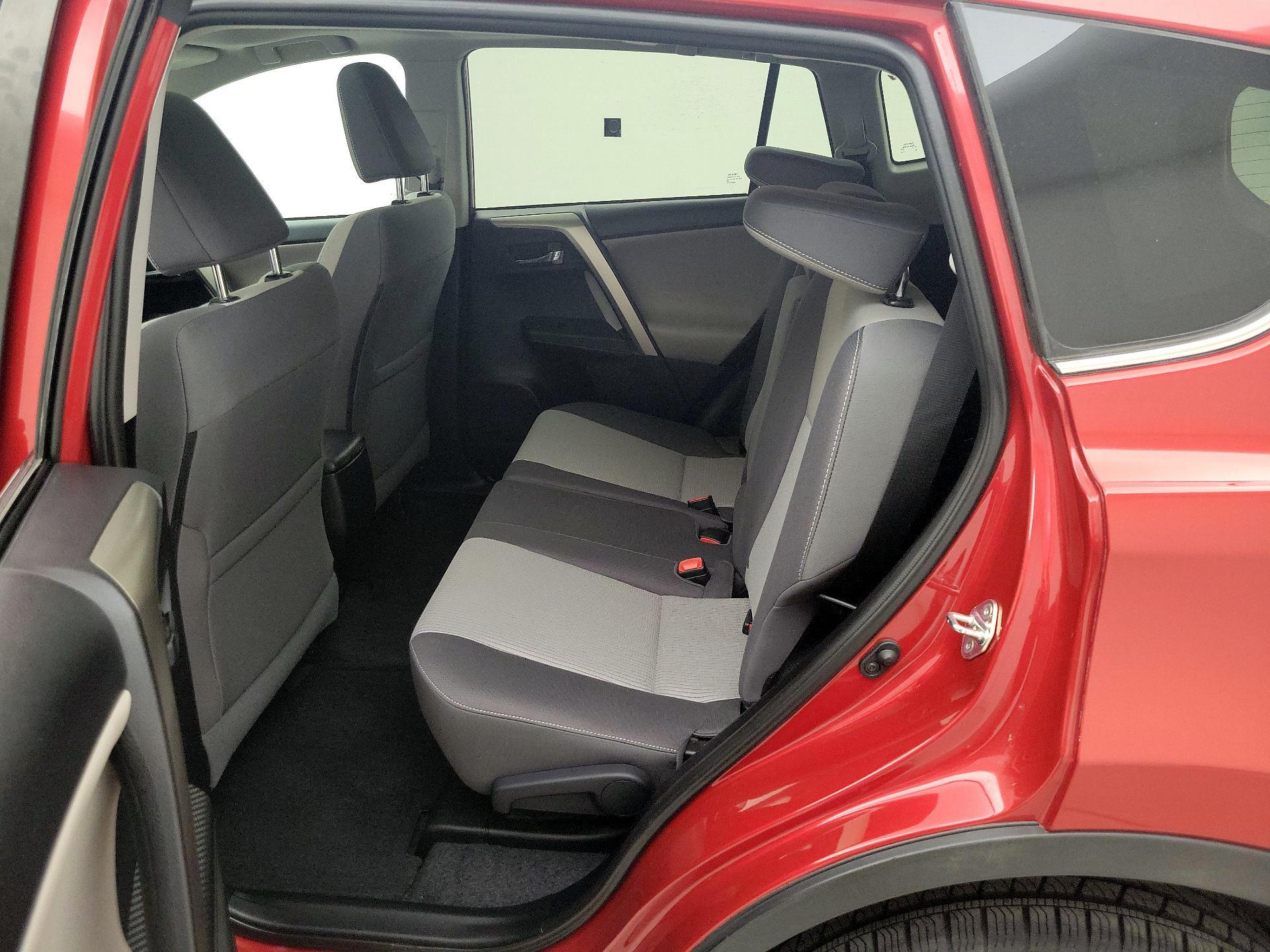 Thumbnail: 2015 Toyota RAV4 - 20
