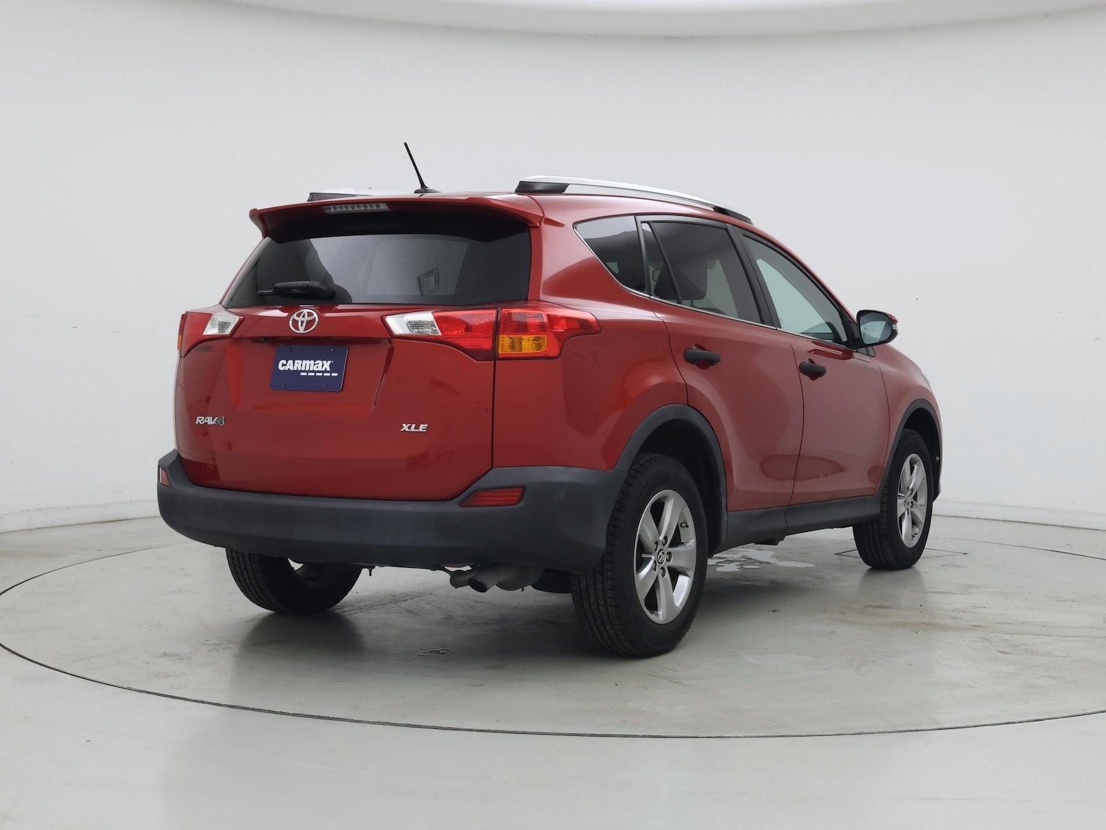 2015 Toyota RAV4 XLE - Photo 9