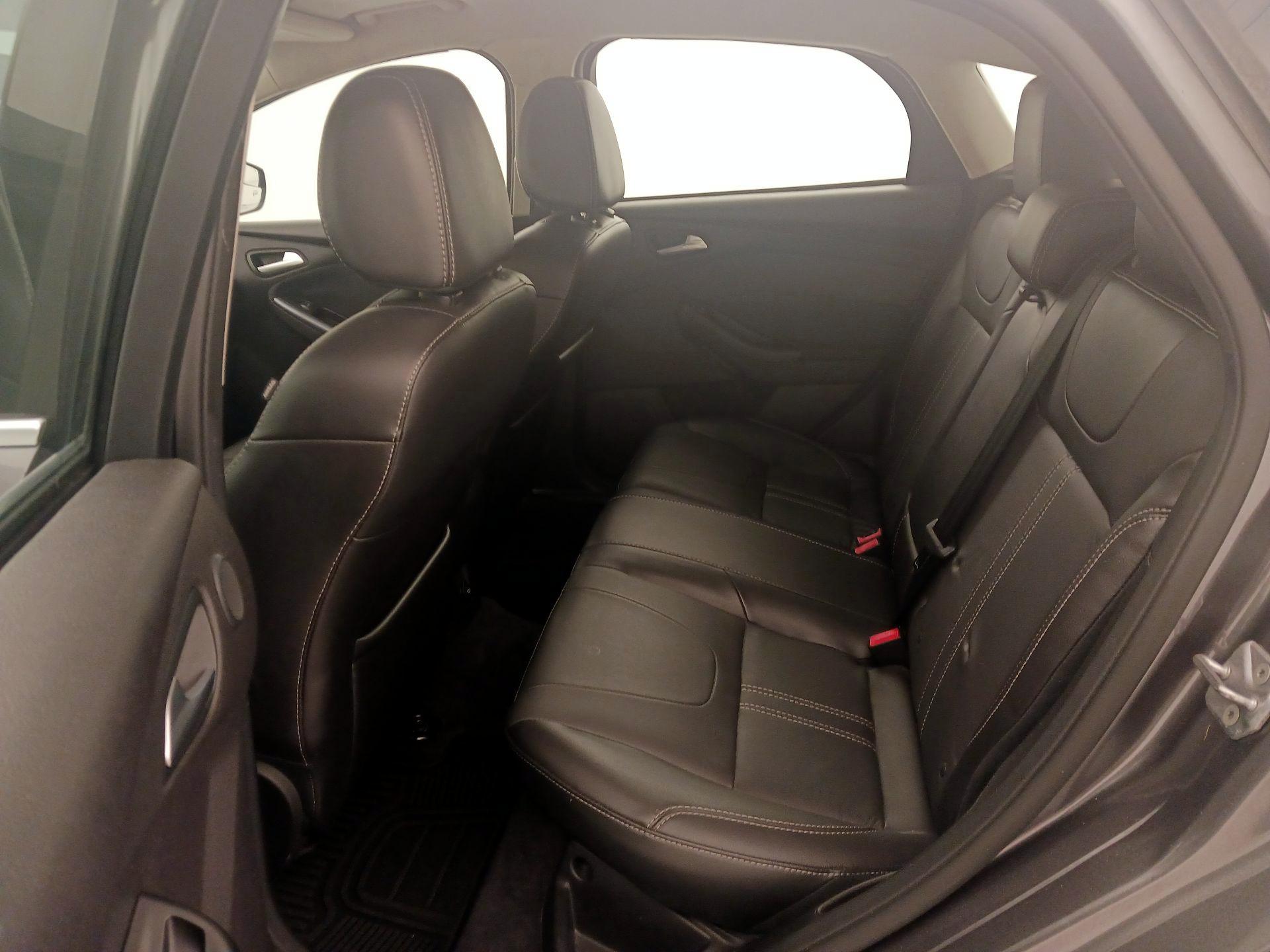 Thumbnail: 2014 Ford Focus - 19