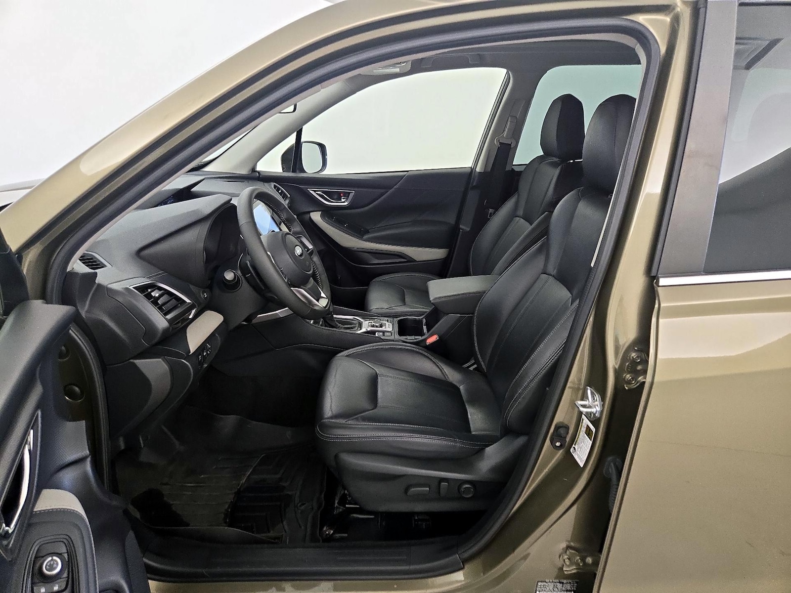 2023 Subaru Forester Limited - Photo 12