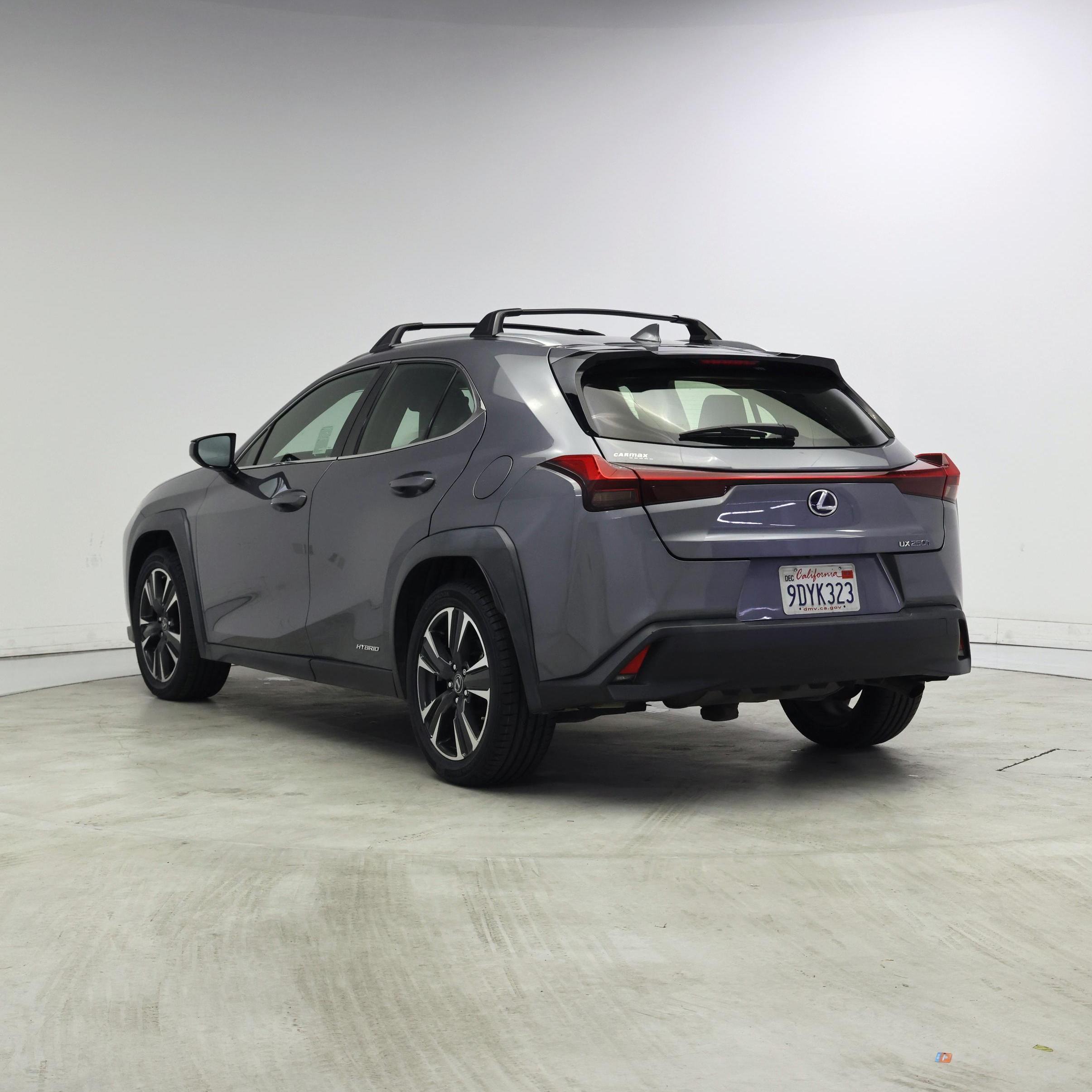 Thumbnail: 2019 Lexus UX - 2