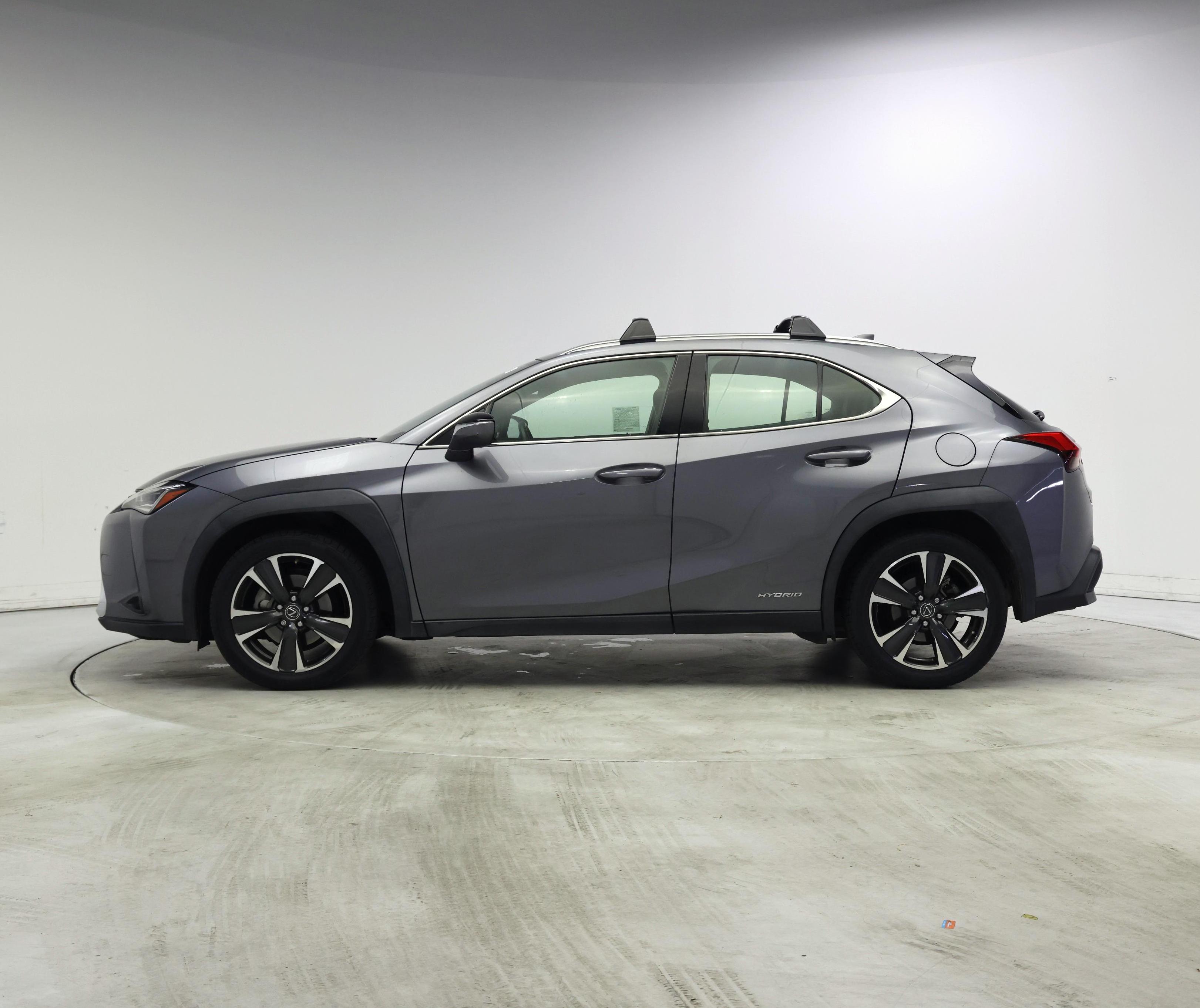 Thumbnail: 2019 Lexus UX - 3
