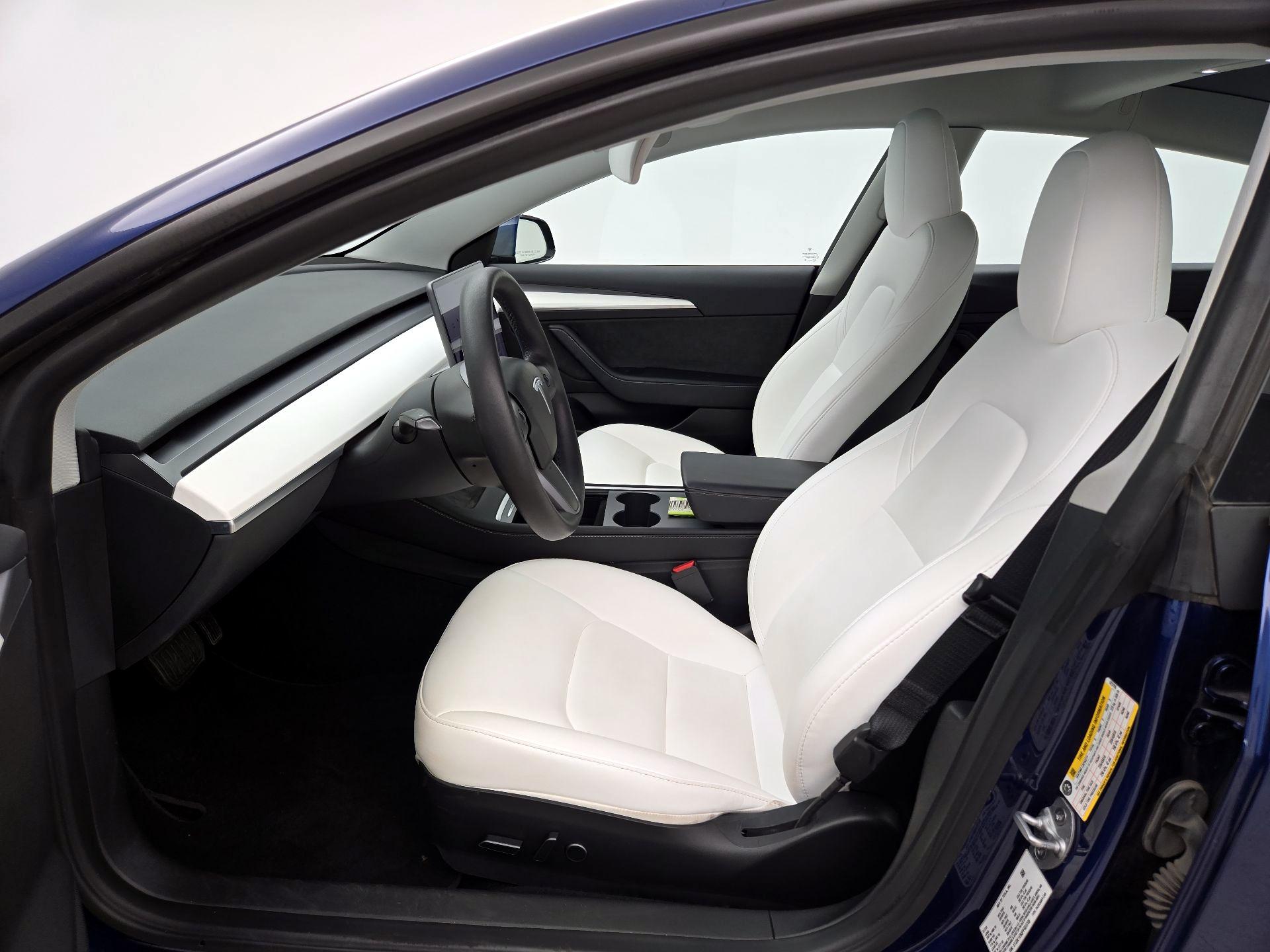 Thumbnail: 2023 Tesla Model 3 - 11