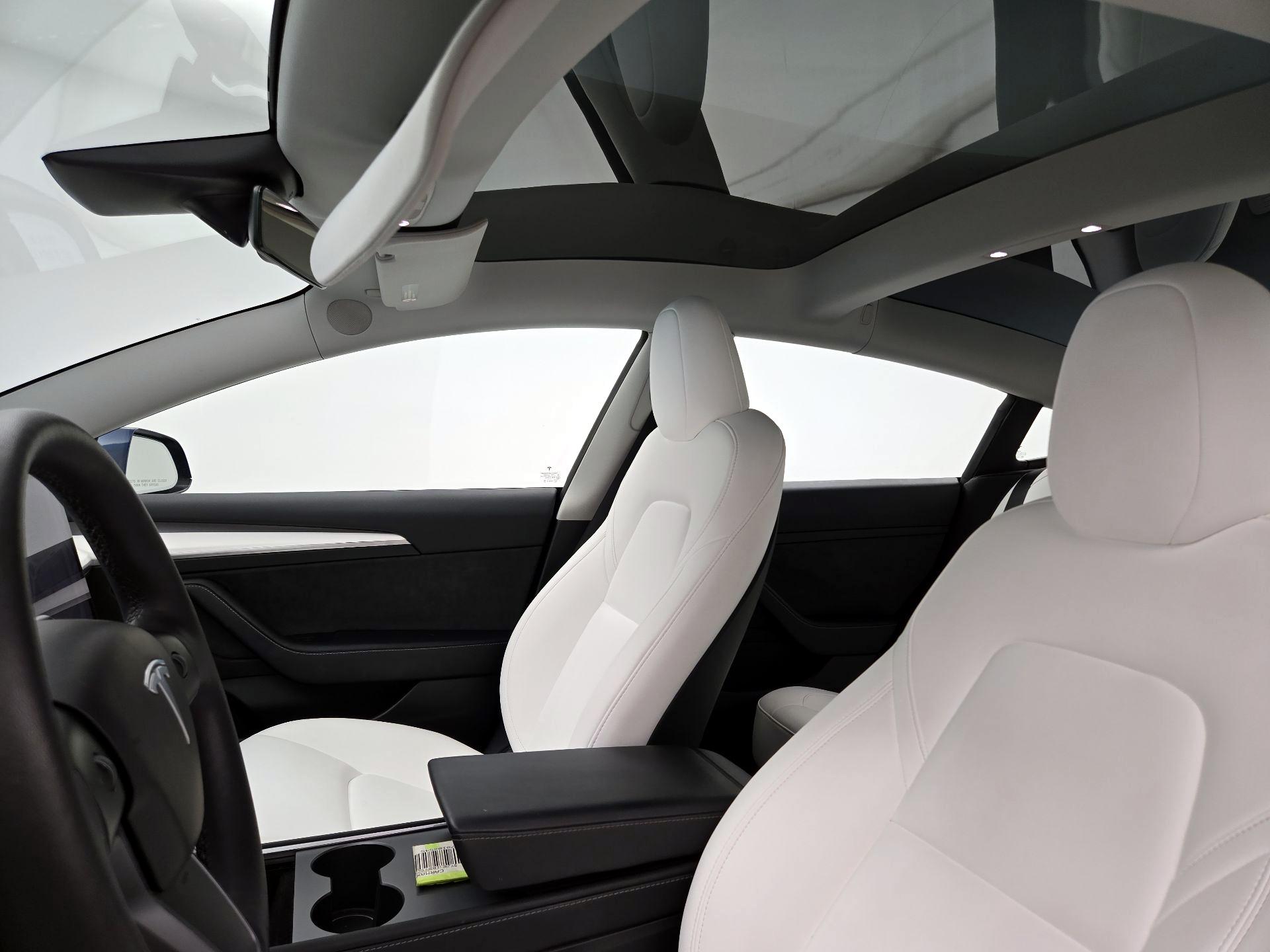Thumbnail: 2023 Tesla Model 3 - 19