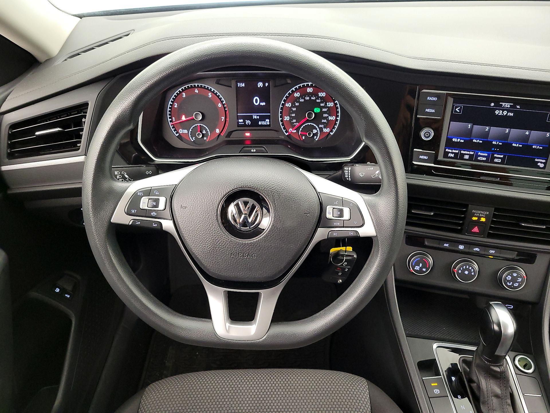 Thumbnail: 2021 Volkswagen Jetta - 10