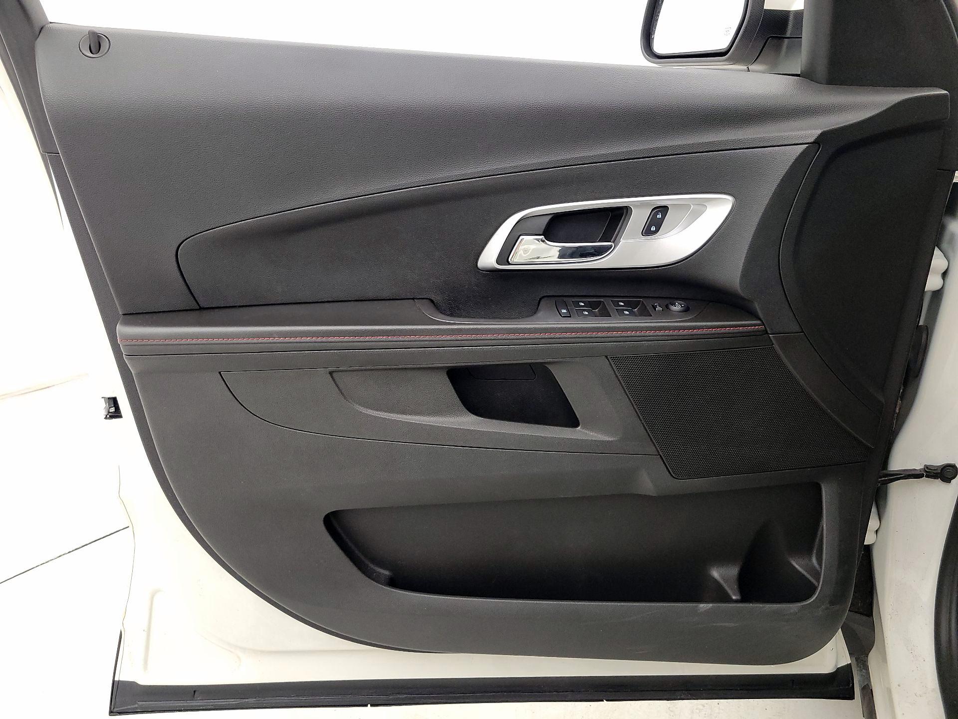 Thumbnail: 2015 Chevrolet Equinox - 12