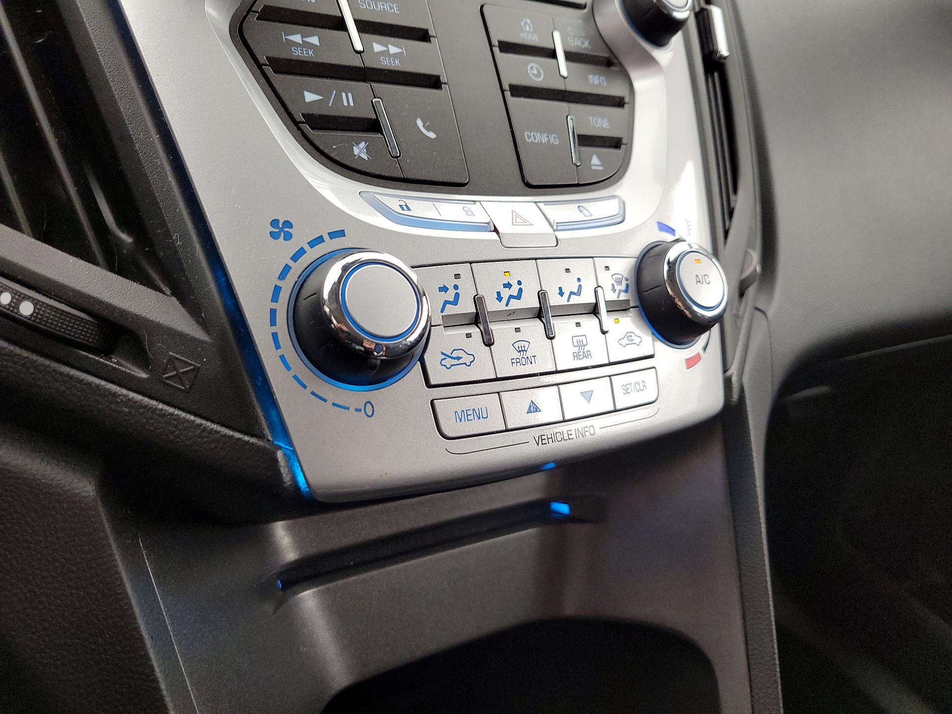 Thumbnail: 2015 Chevrolet Equinox - 16