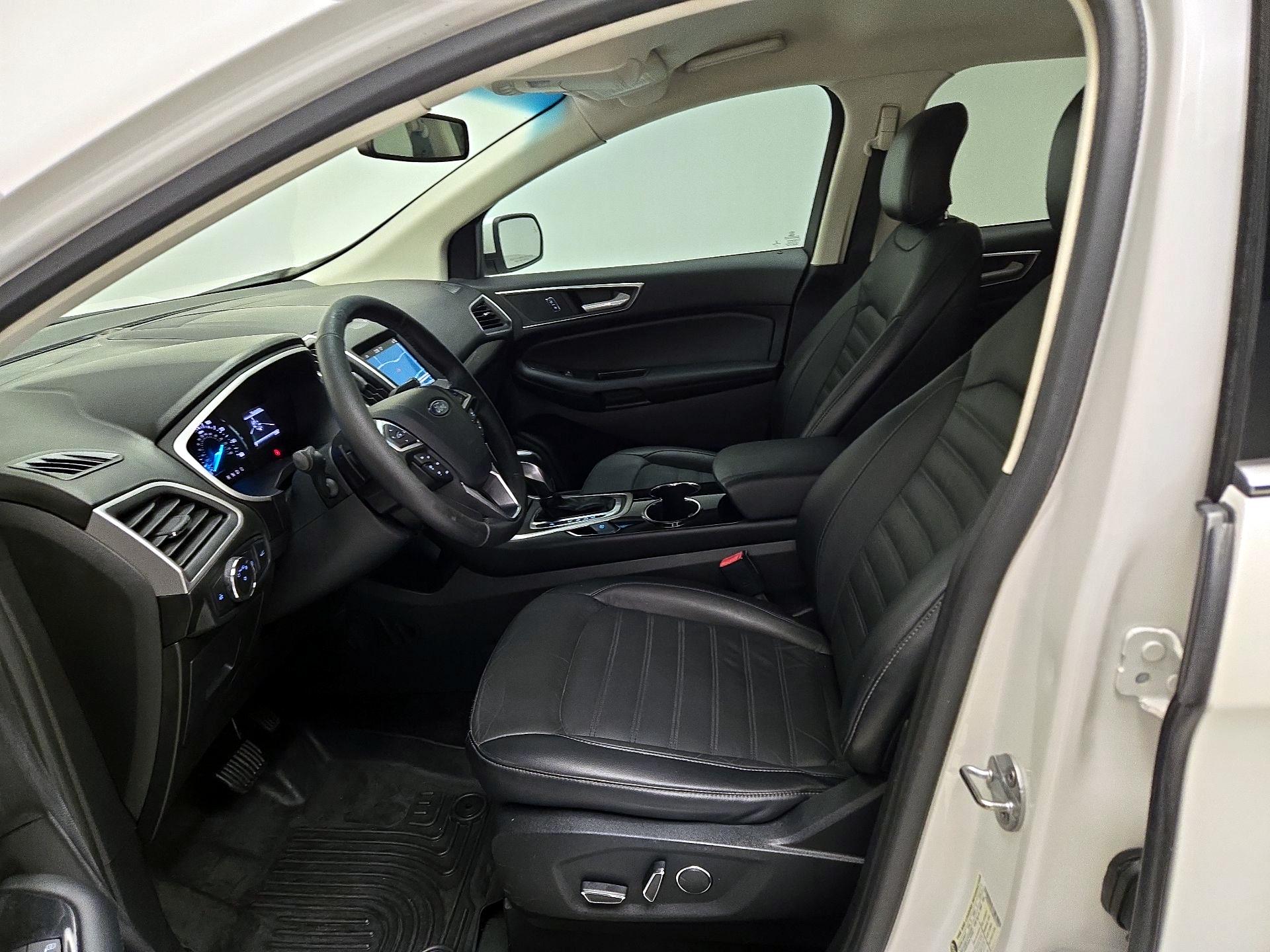 Thumbnail: 2017 Ford Edge - 11