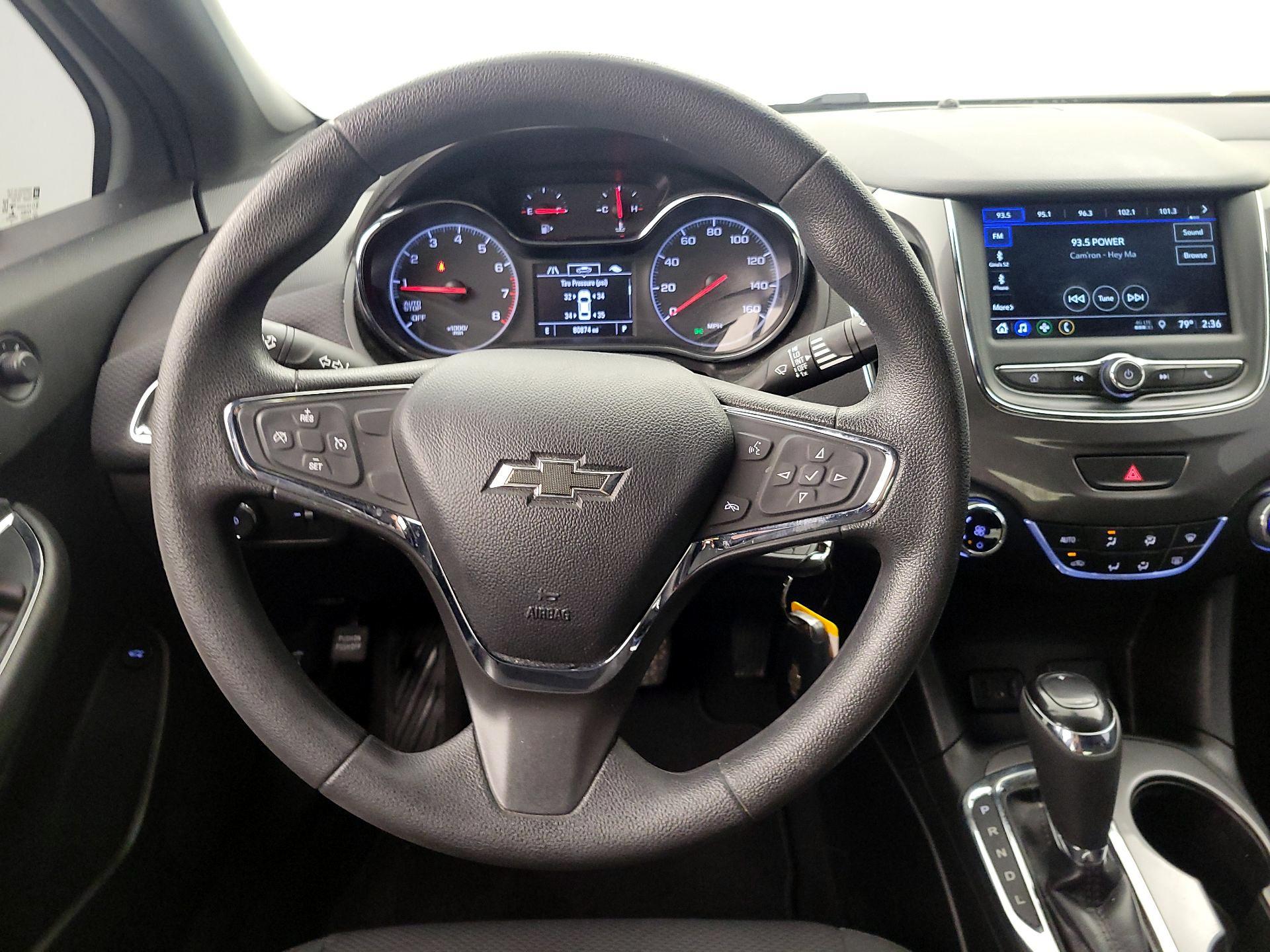 Thumbnail: 2019 Chevrolet Cruze - 10