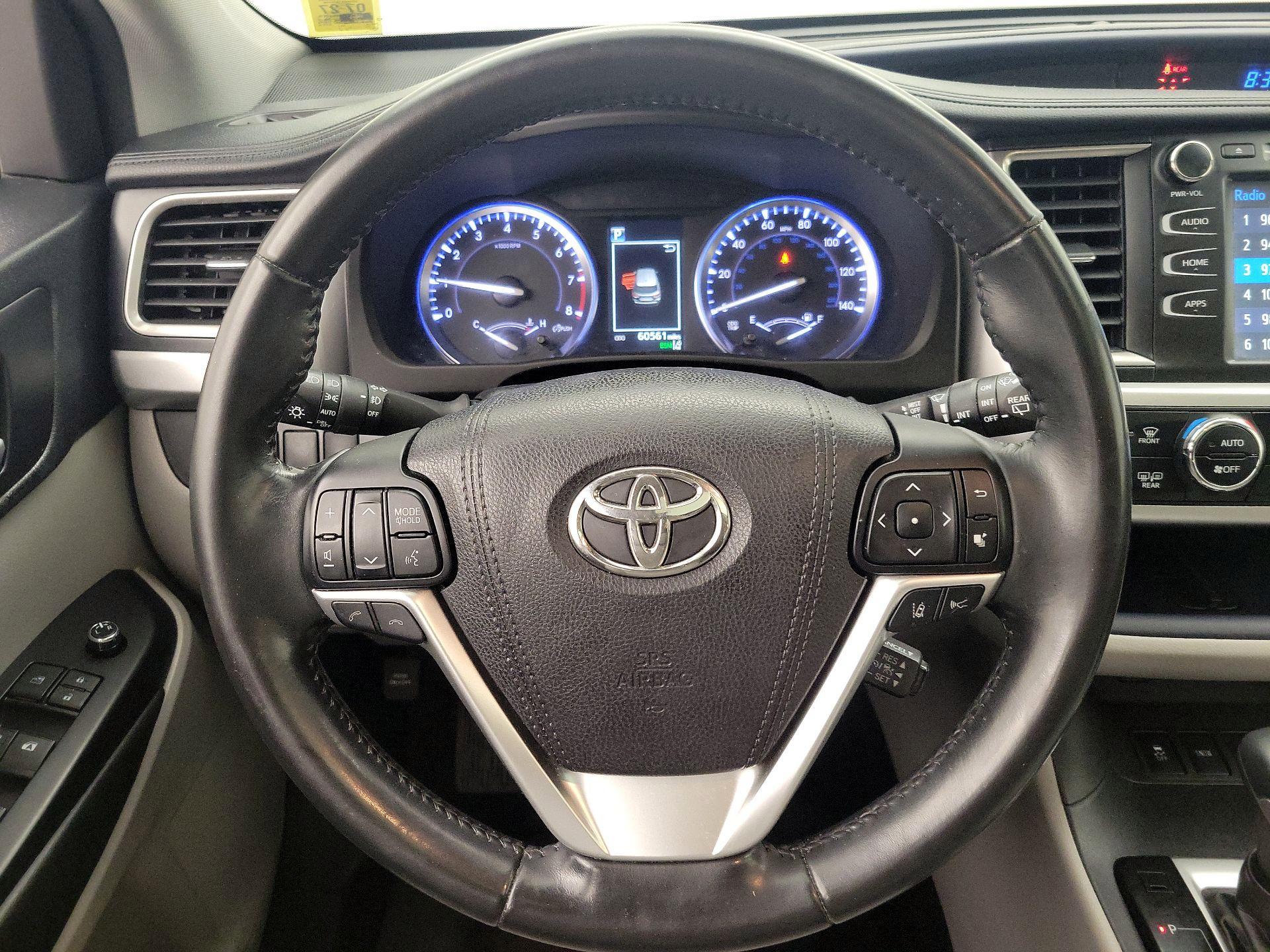 Thumbnail: 2017 Toyota Highlander - 10