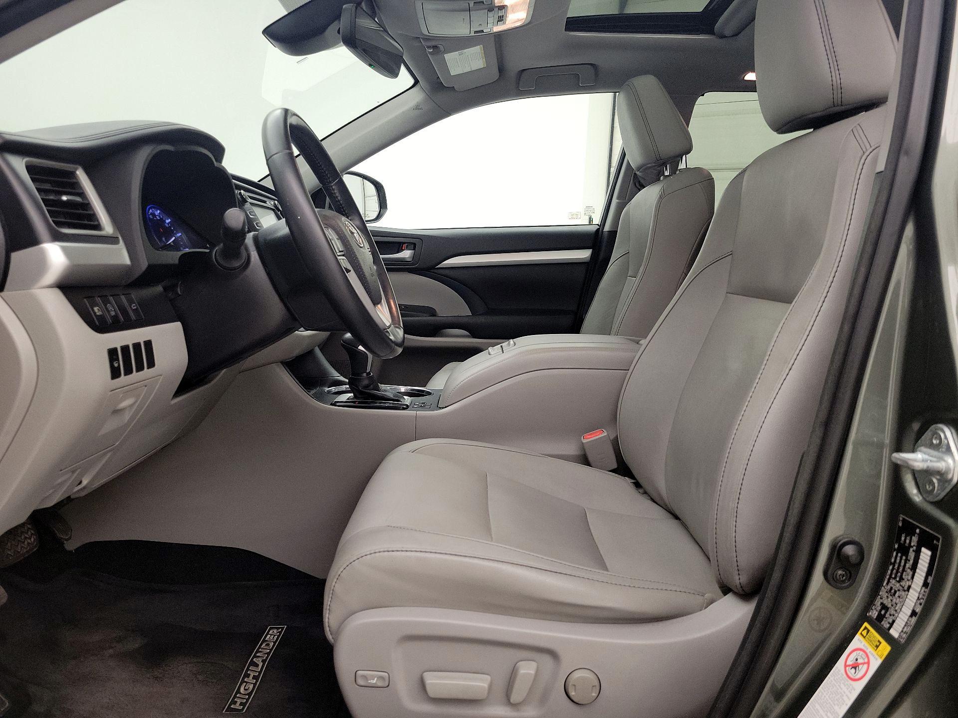 Thumbnail: 2017 Toyota Highlander - 11