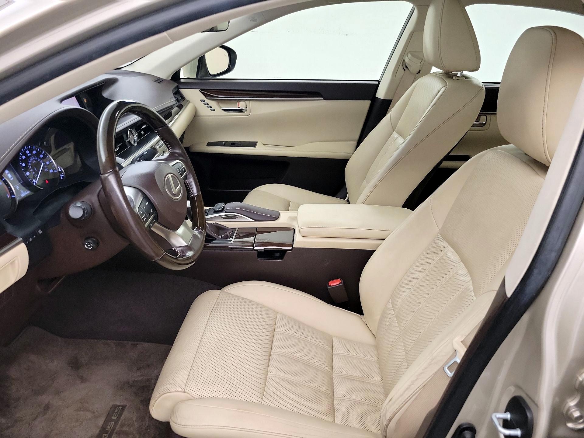 Thumbnail: 2016 Lexus ES - 11